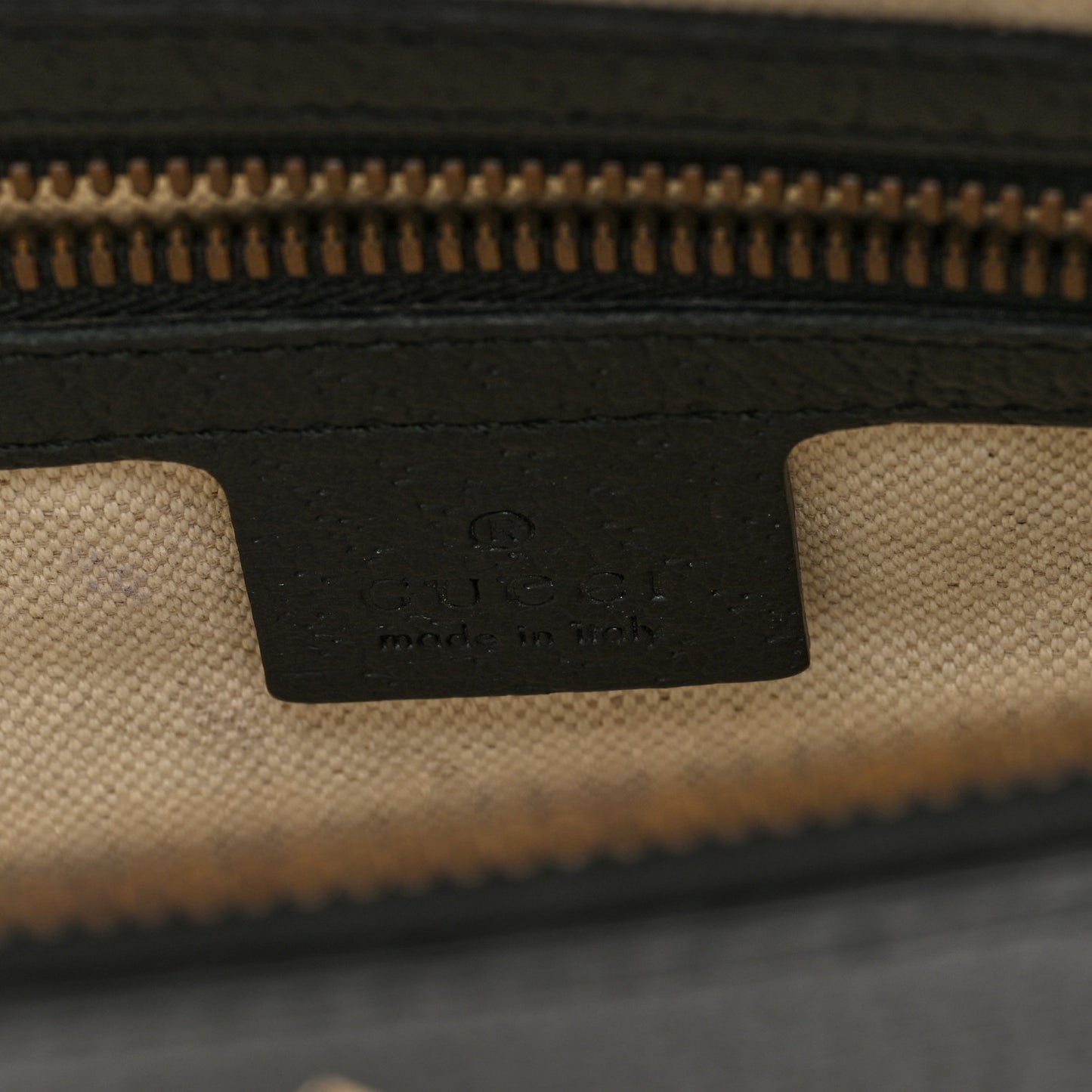 Grained Calfskin Bee Star Messenger Black