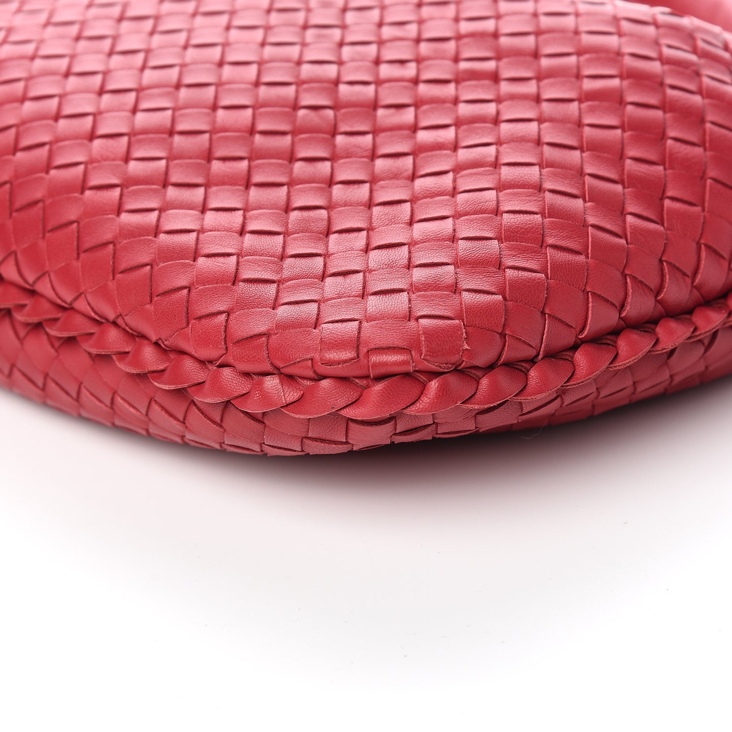 Nappa Intrecciato Medium Veneta Hobo Cassis