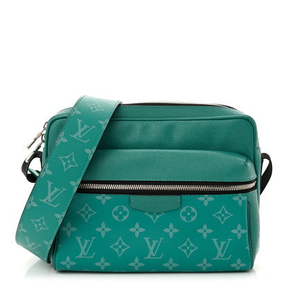 Louis Vuitton Taiga Monogram Outdoor Messenger Vert 1 of 12