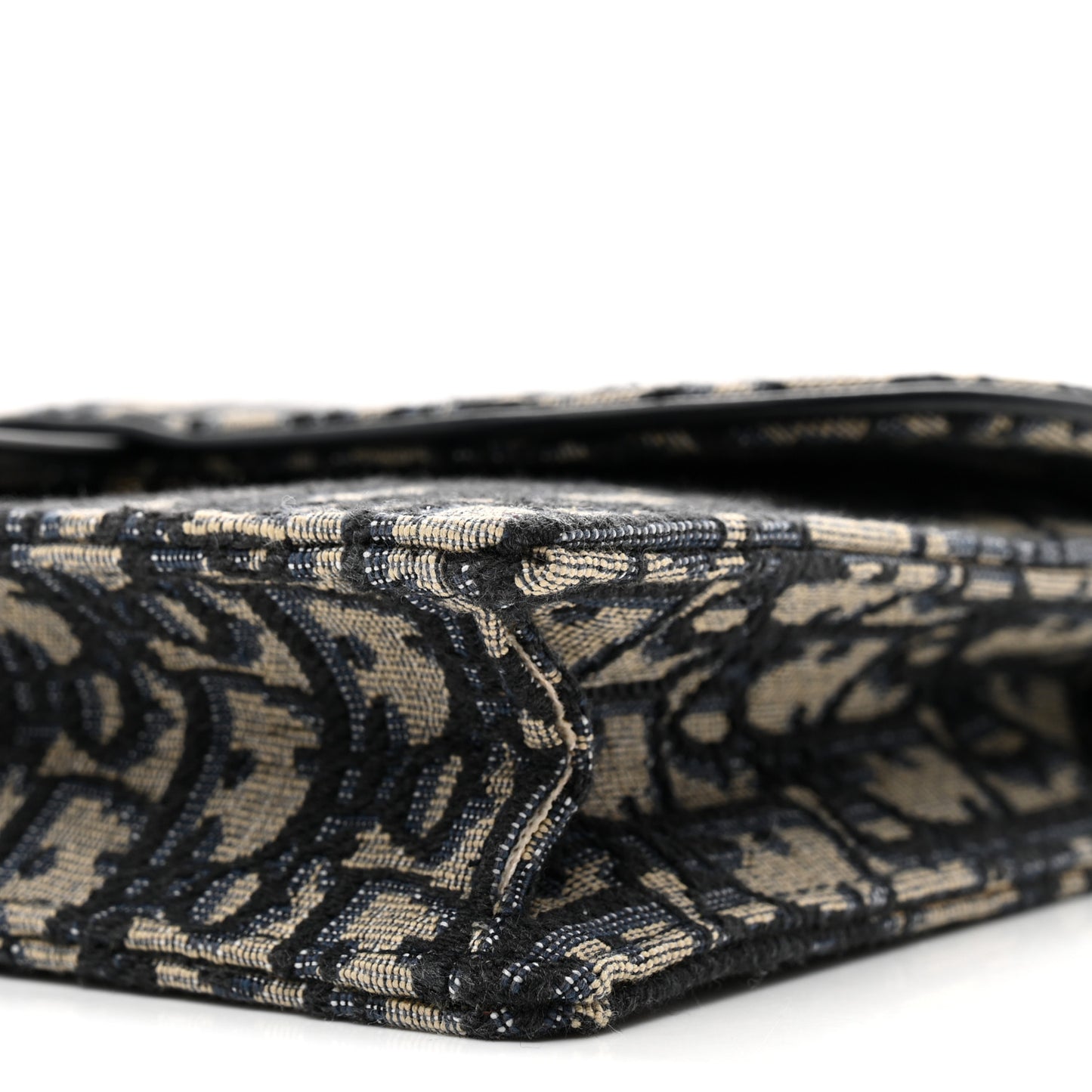 Oblique Saddle Chain Pouch Blue