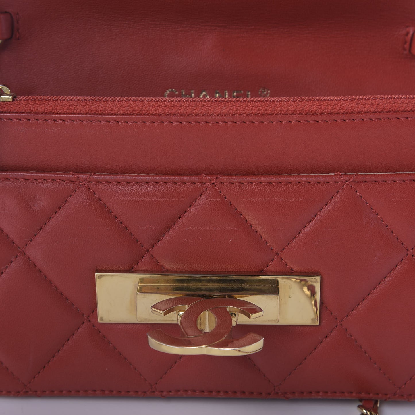 Lambskin Quilted Golden Class Wallet on Chain WOC Red