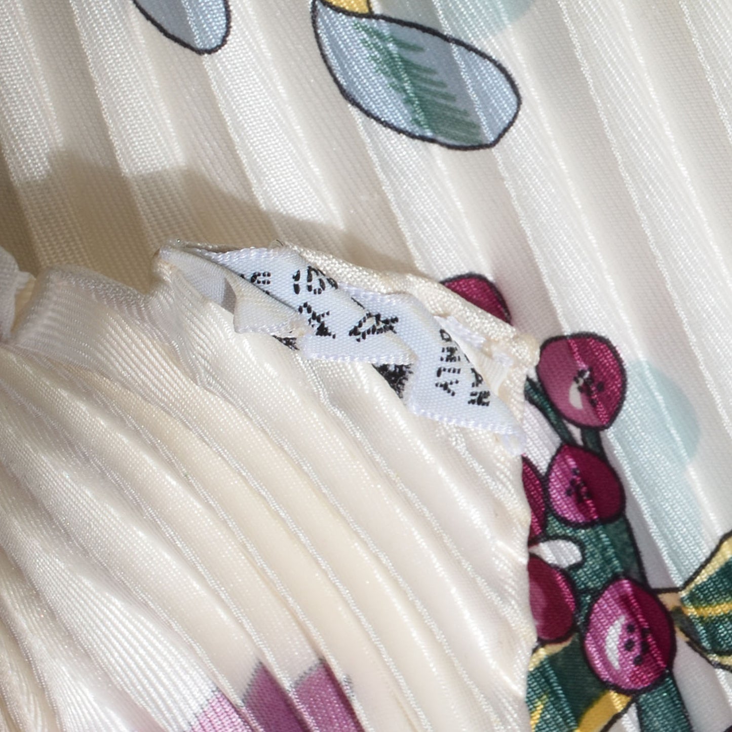 Silk Plisse Neige d'Antan Scarf 90