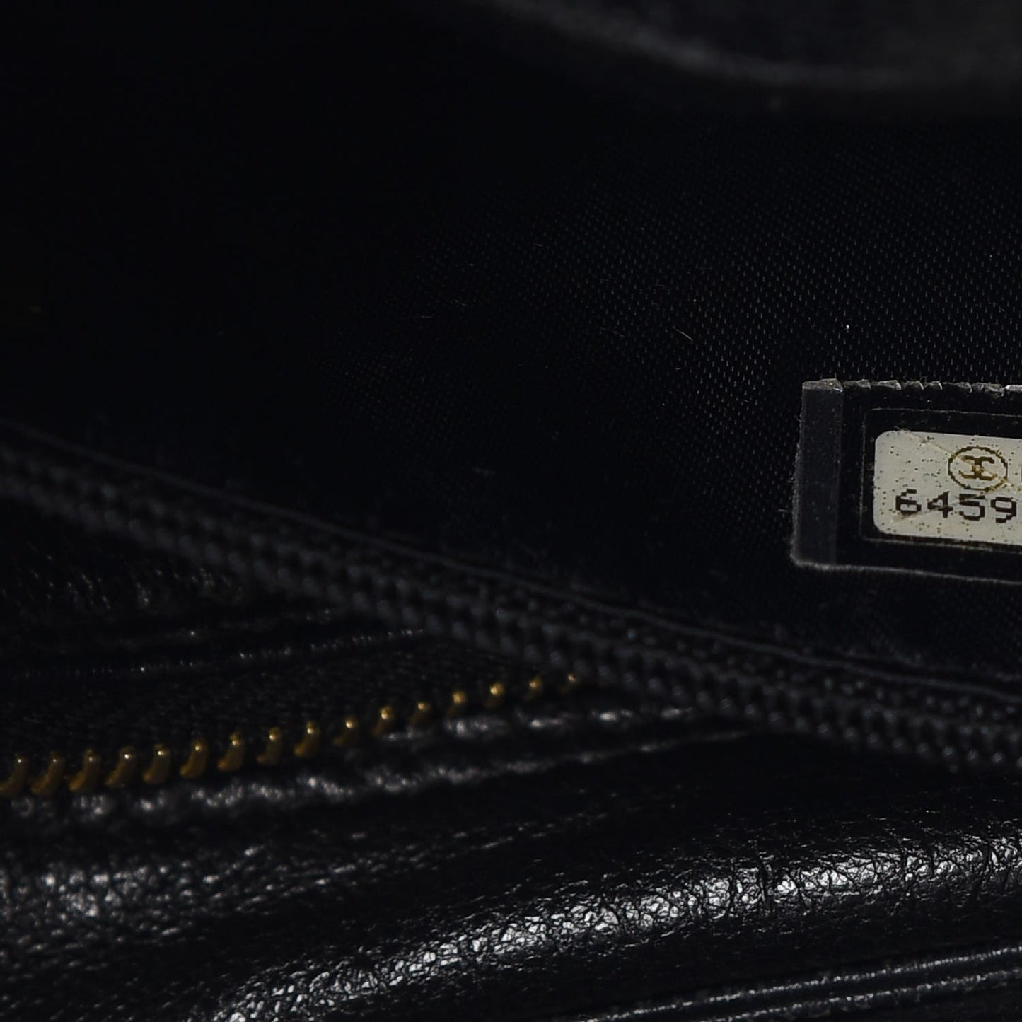 Caviar Quilted Shoulder Bag Black