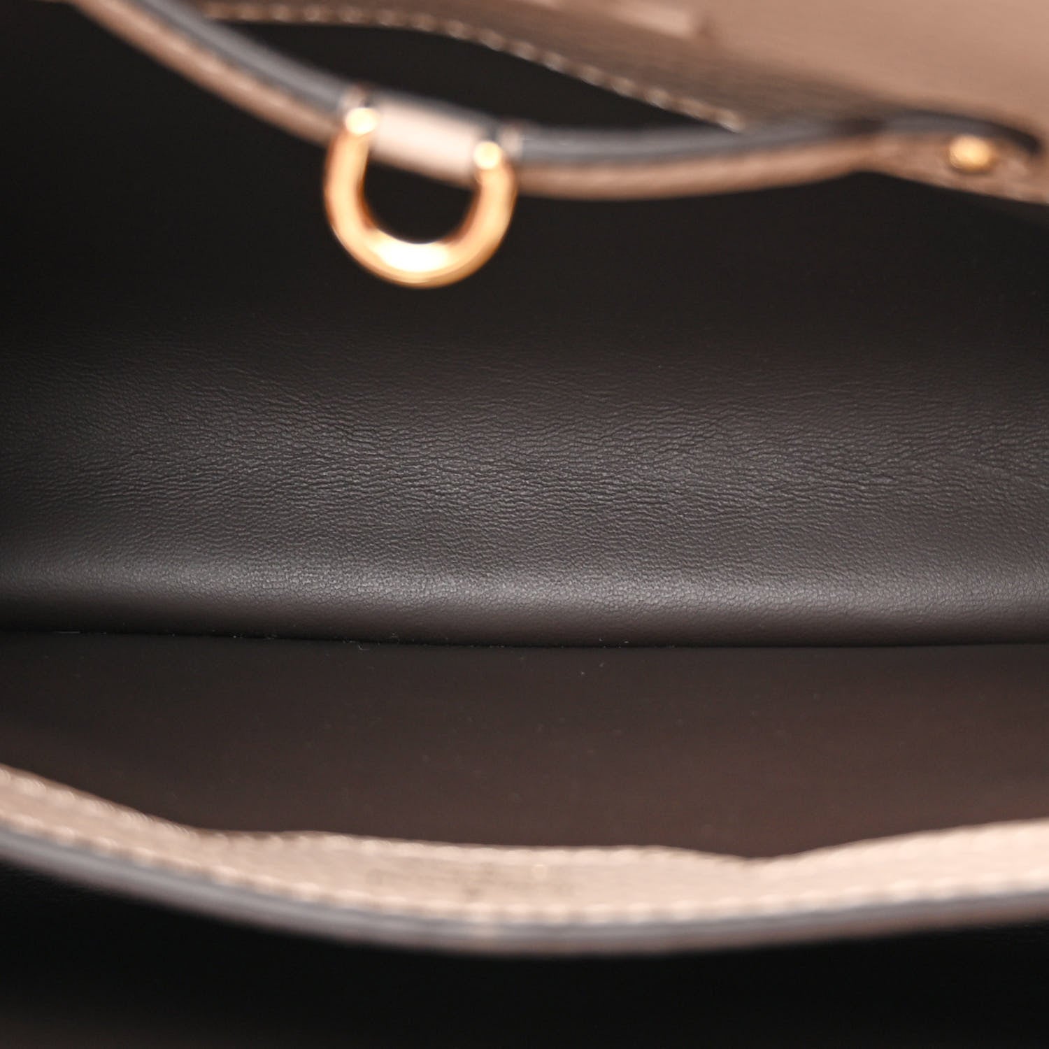 Louis Vuitton Taurillon Capucines BB Galet 5 of 11