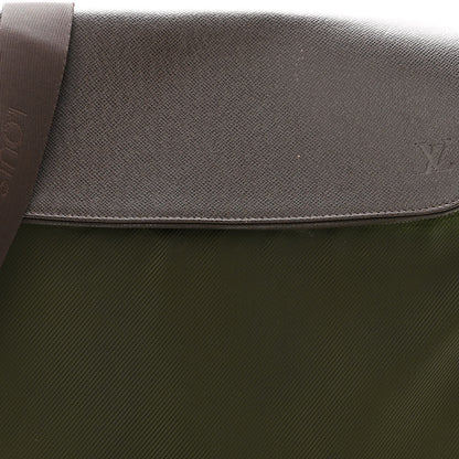 Louis Vuitton Taiga Taimyr Messenger Bag Epicea 6 of 9