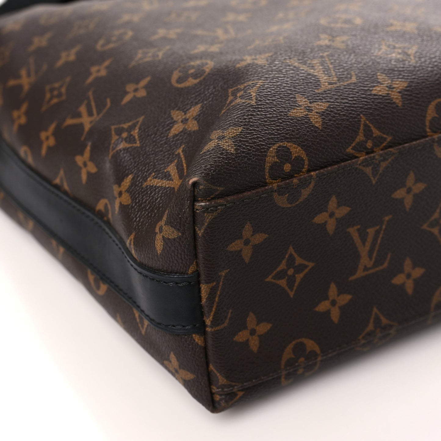Monogram Macassar Kitan