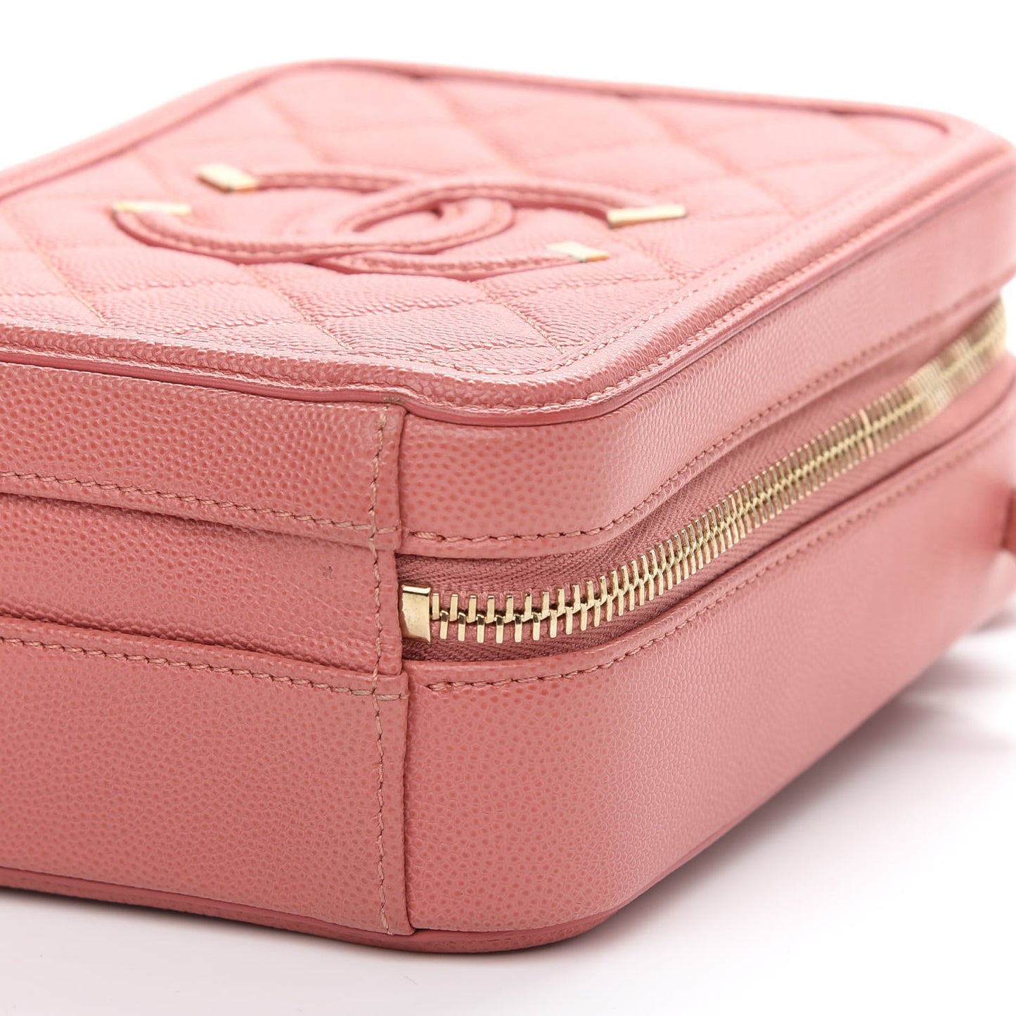 Caviar Quilted CC North South Filigree Vanity Case Pink