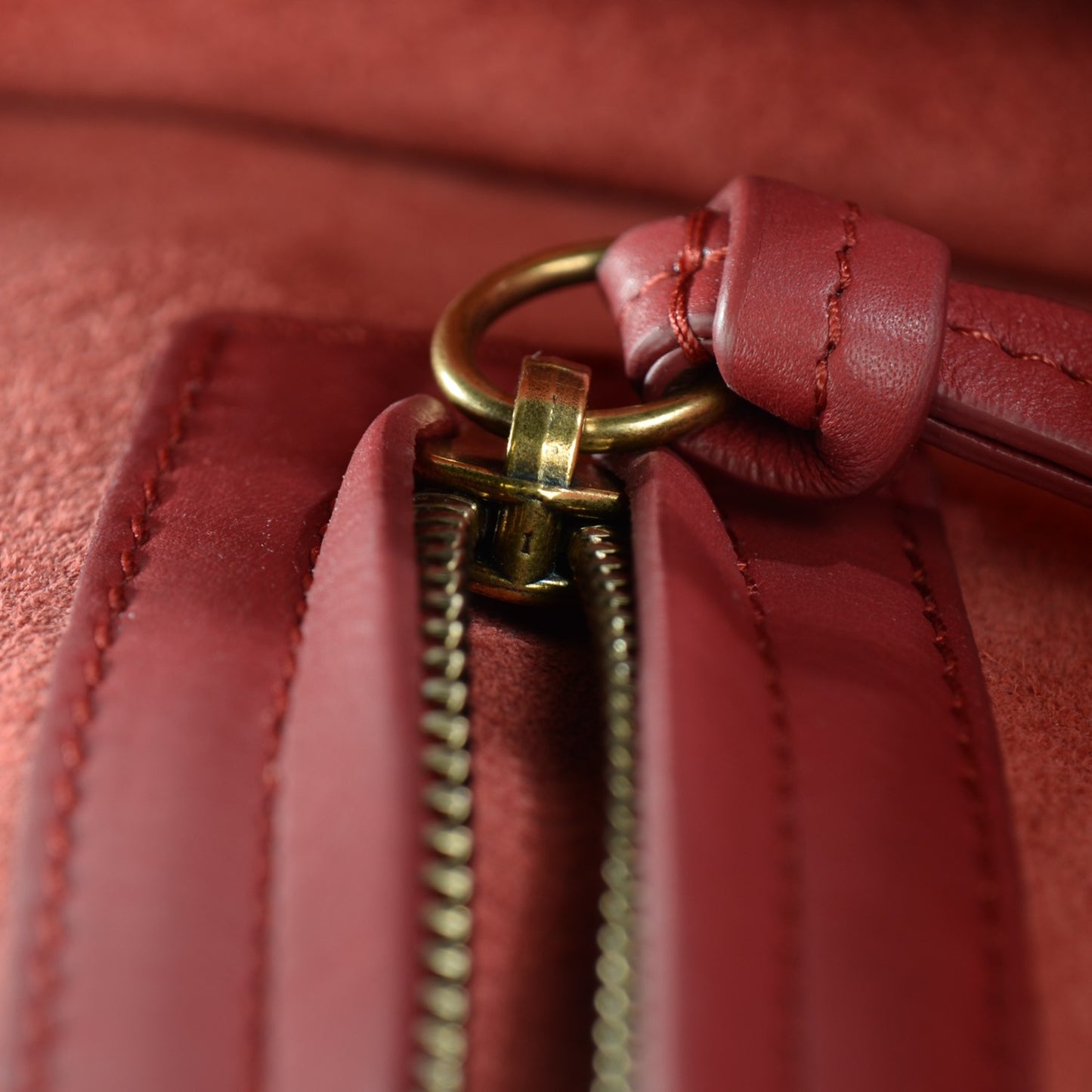 Supple Calfskin Medium Phantom Luggage Red