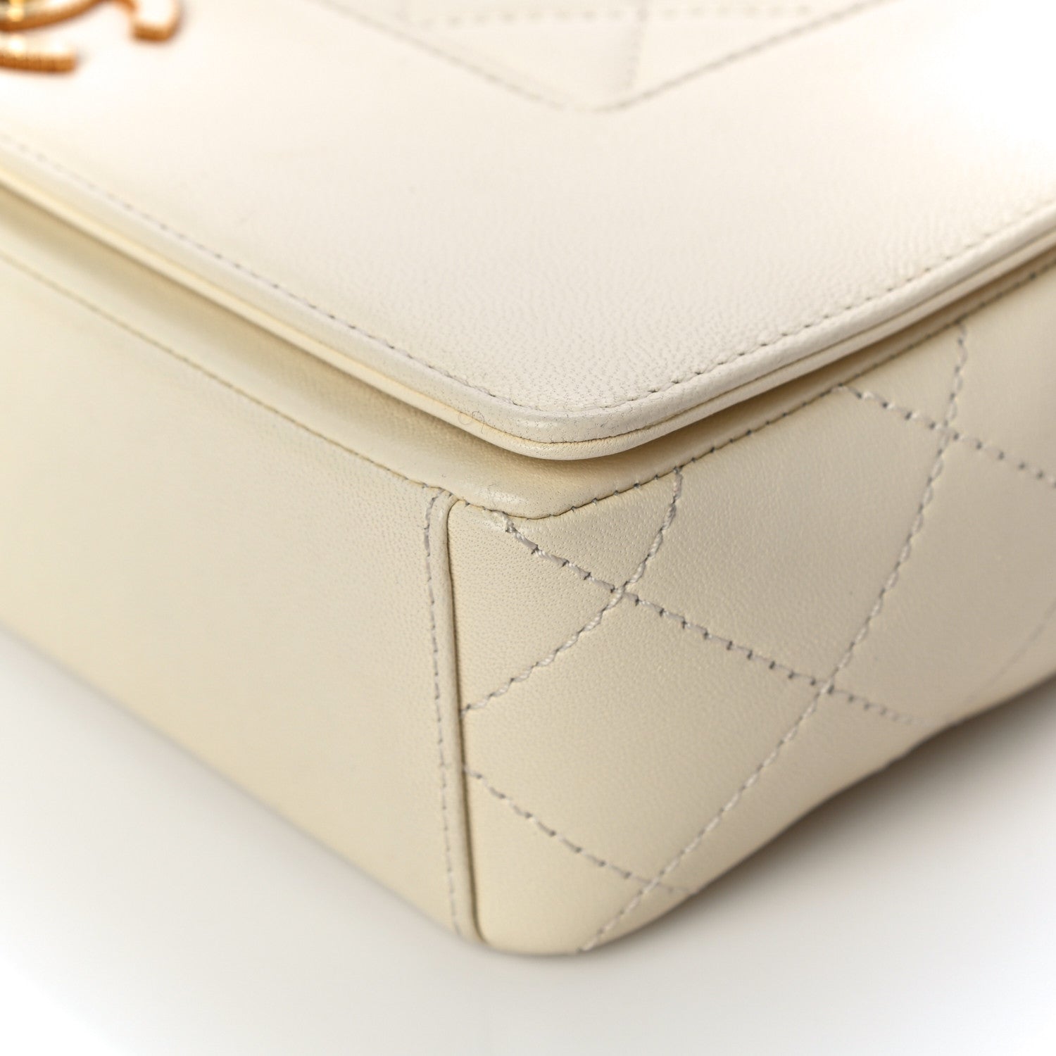 Chanel Sheepskin Quilted Vintage Mademoiselle Flap White 11 of 14