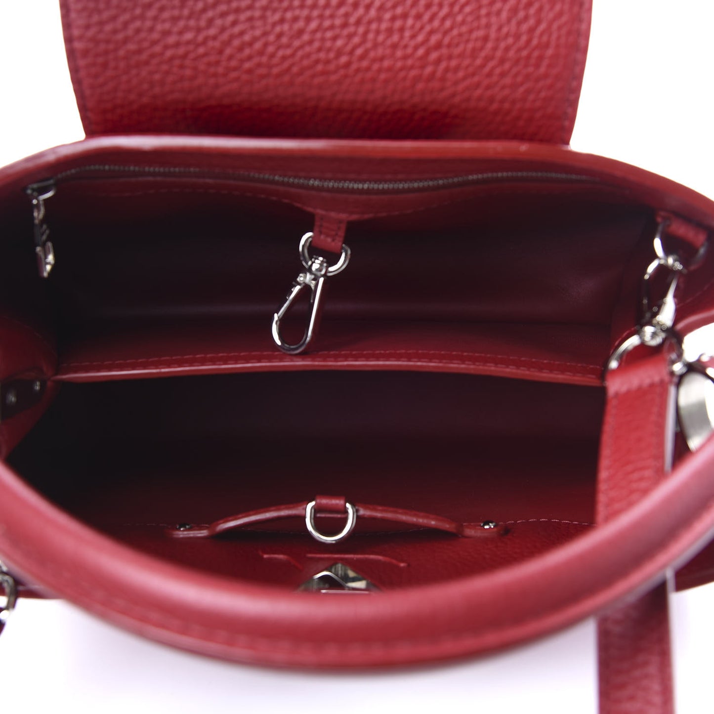 Taurillon Chevron Capucines PM Cherry