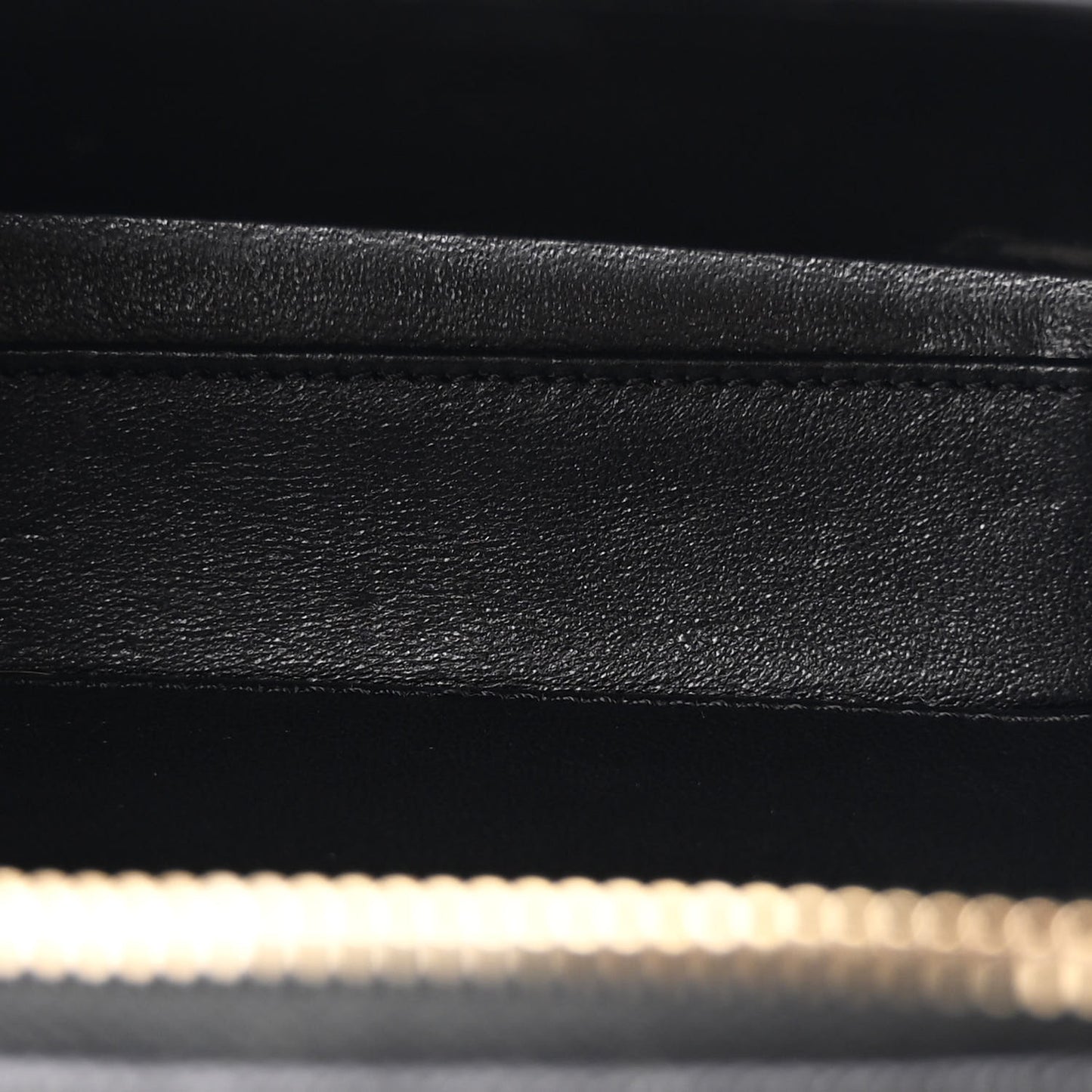 Caviar Quilted Small CC Filigree Vanity Case Black