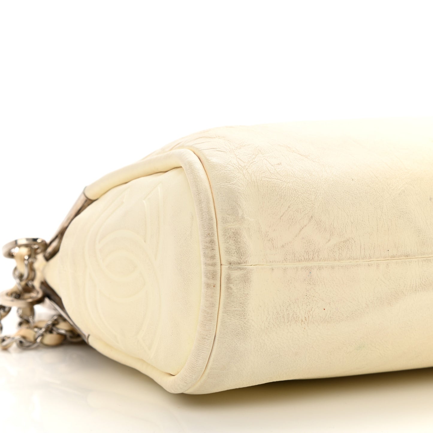 Lambskin Medium Ultimate Soft Tote Ivory