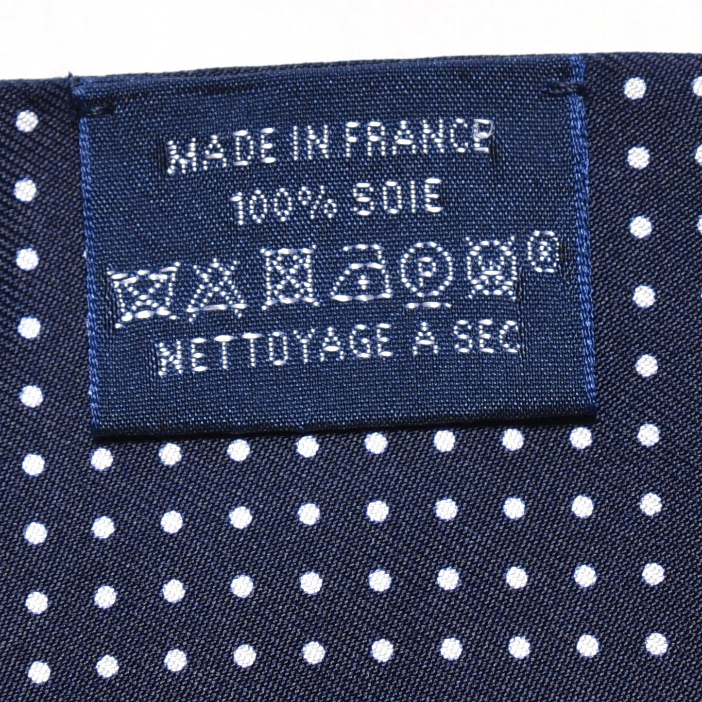 Silk Festival des Amazones Tattoo à Pois Maxi Twilly Caban Ciel White