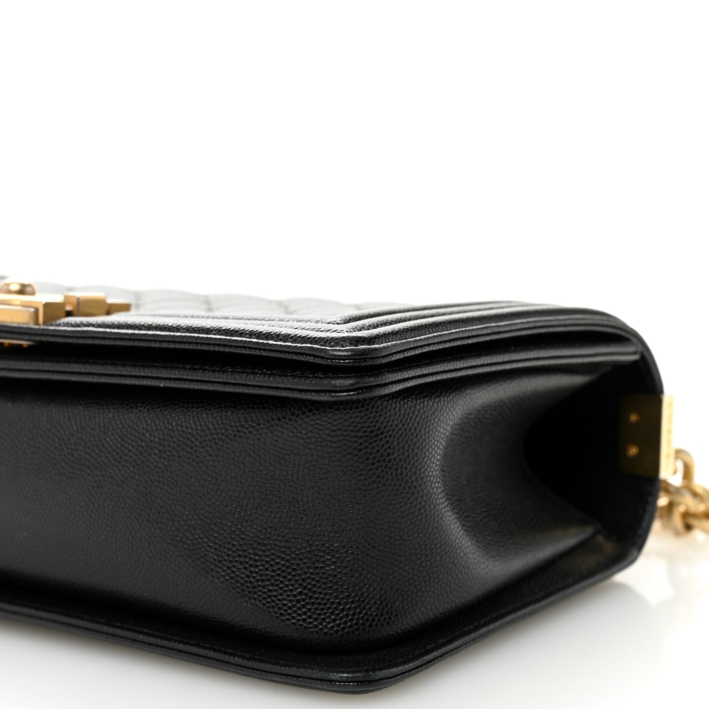 Caviar Quilted Medium Boy Flap Black