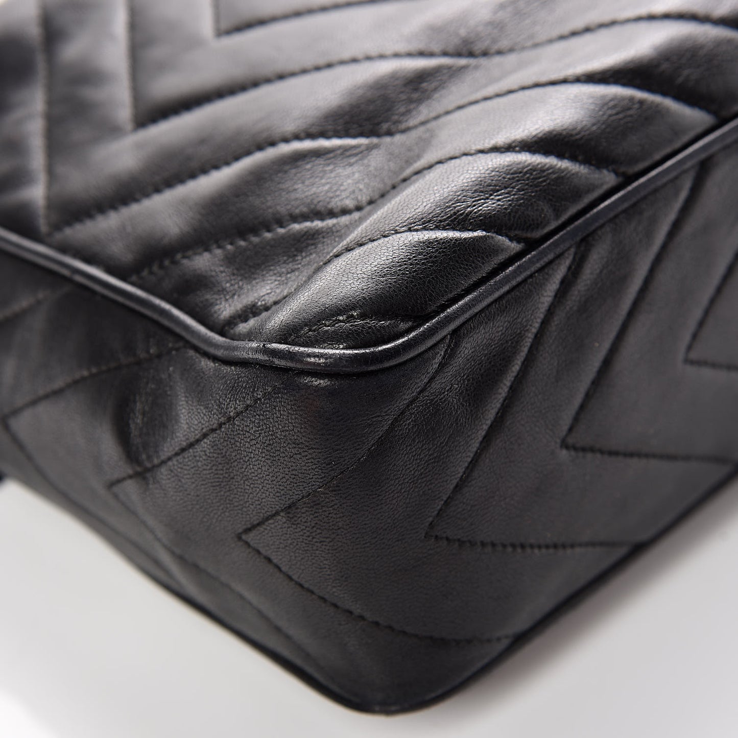 Lambskin Chevron Quilted Tassel Camera Case Black