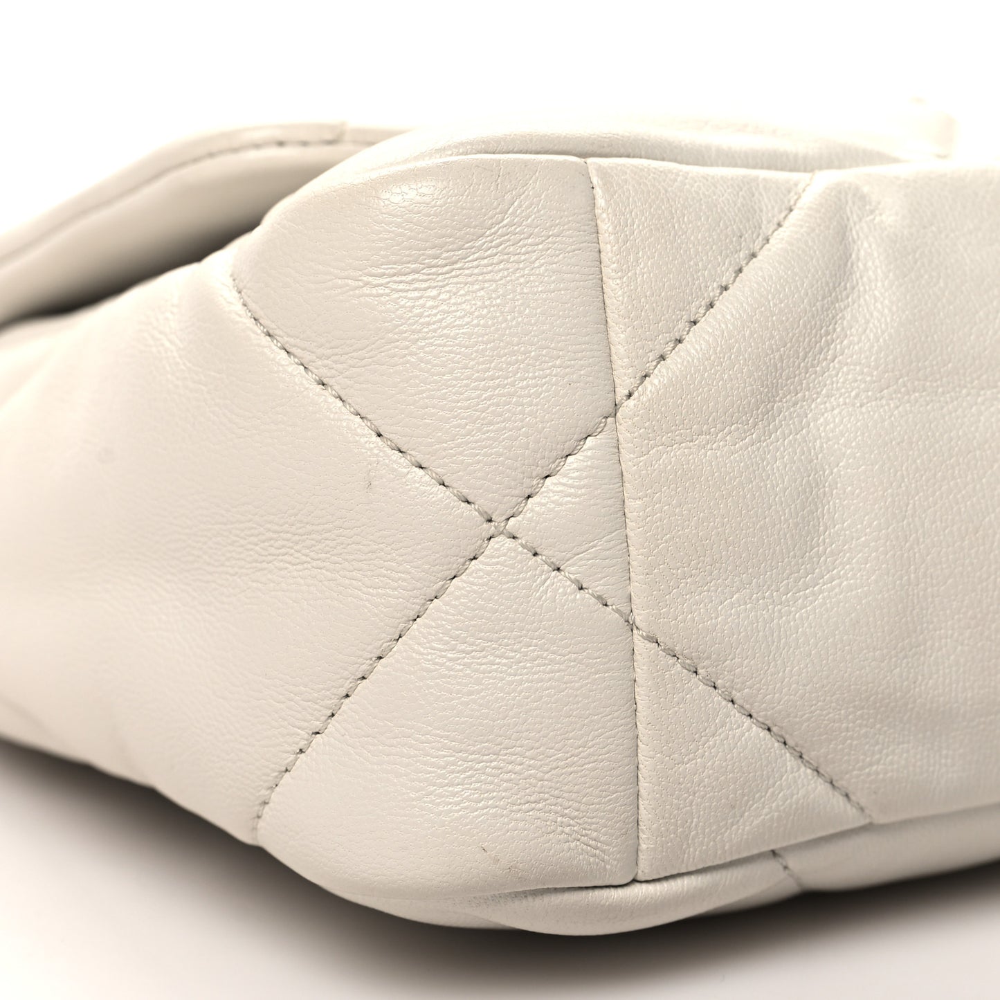 Lambskin Quilted Medium Chanel 19 Flap White