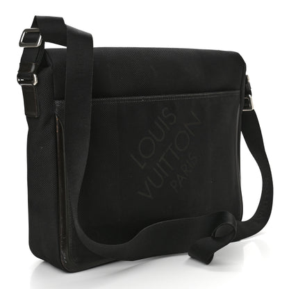 Louis Vuitton Damier Geant Petit Messenger Bag Black 4 of 12