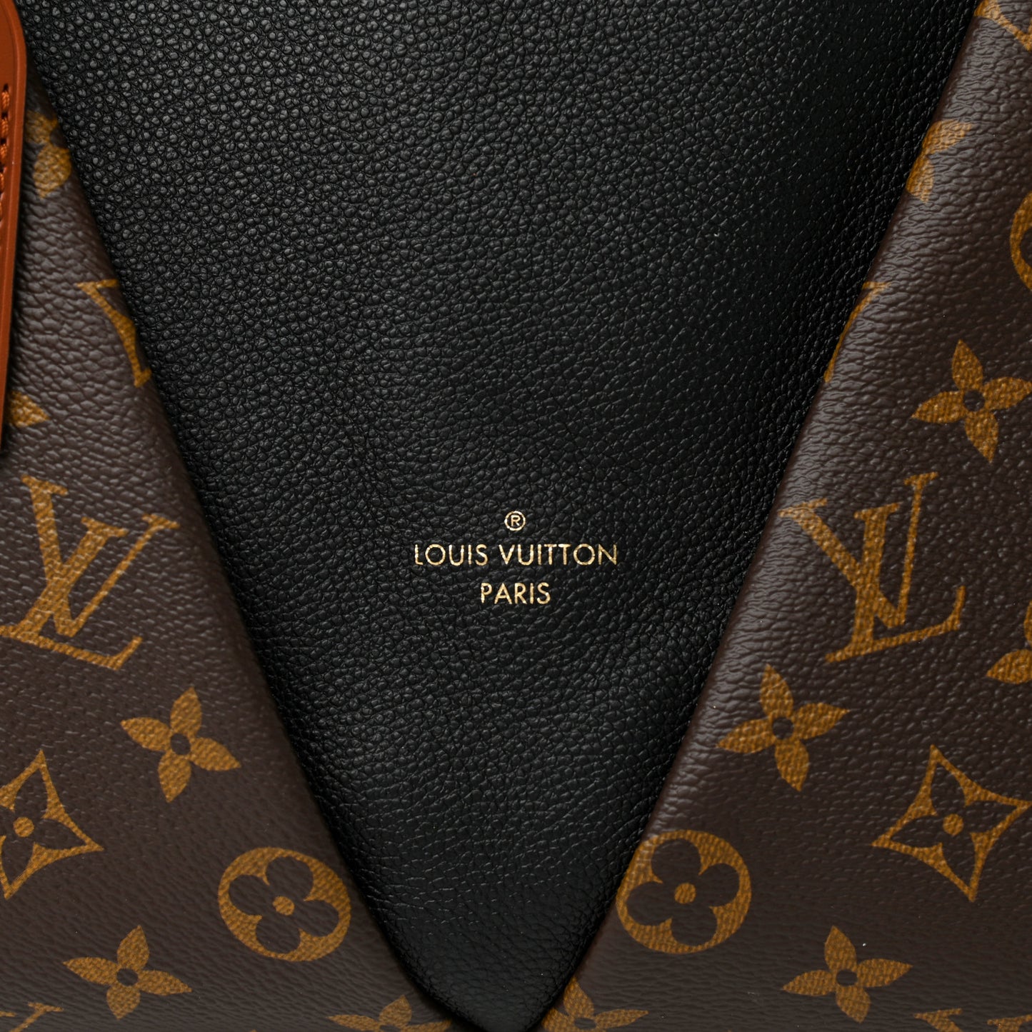 Monogram V Tote MM Black