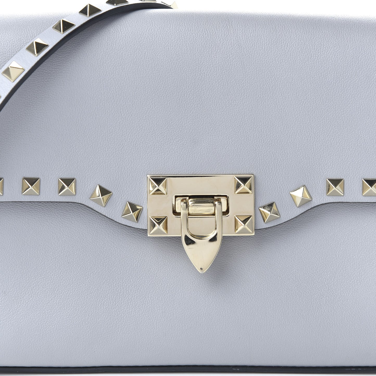 Vitello Medium Rockstud Flip Lock Crossbody Bag Pastel Grey
