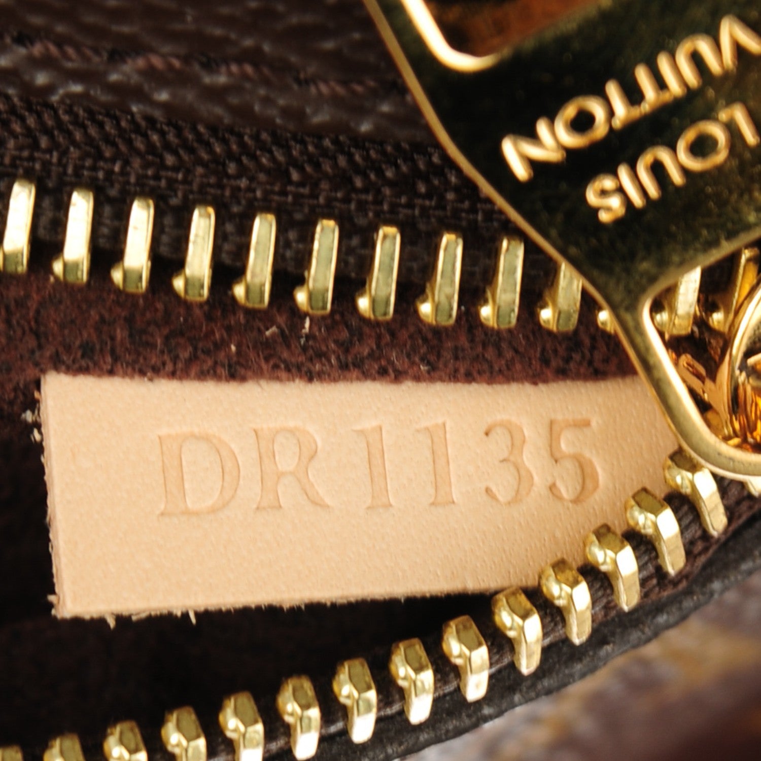 Louis Vuitton Monogram Pochette Metis 7 of 7