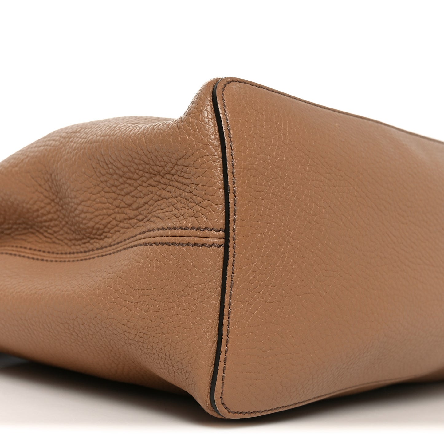 Pebbled Calfskin Large Soho Hobo Camelia