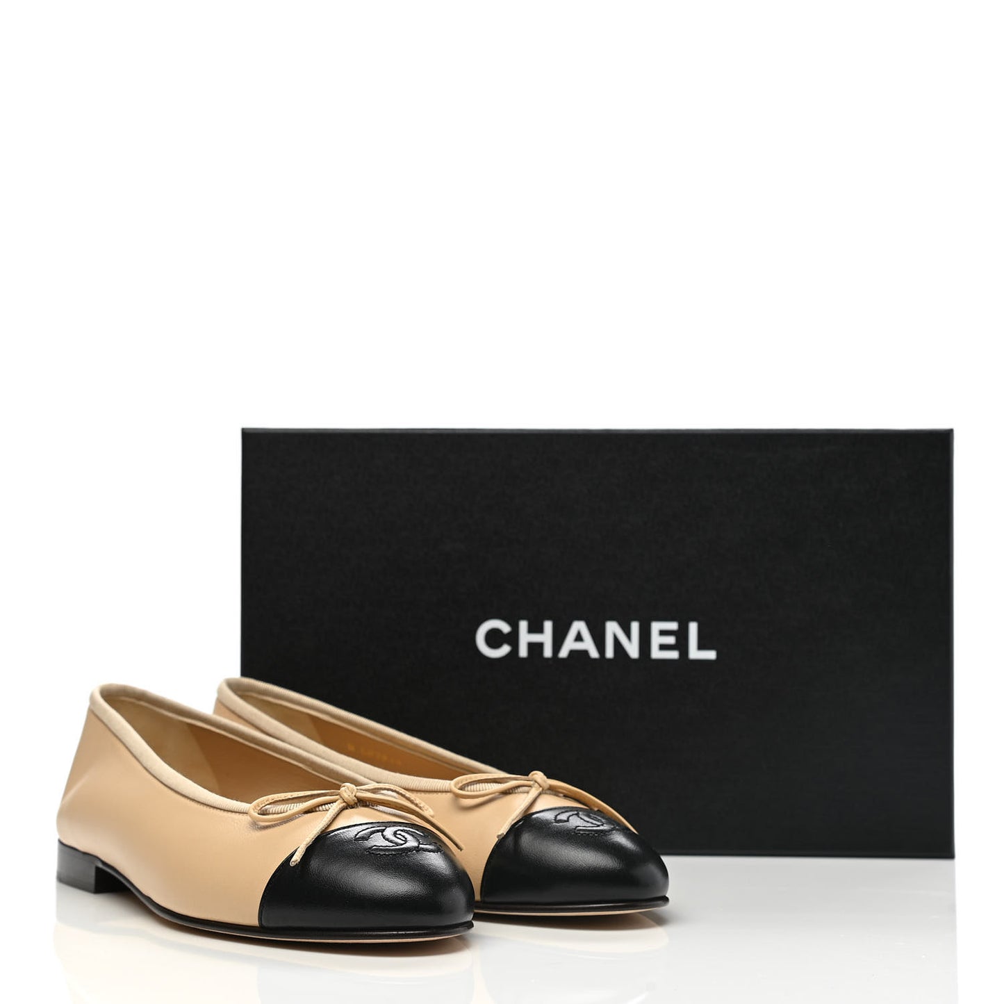 Lambskin Cap Toe CC Ballerina Flats 37 Beige Black