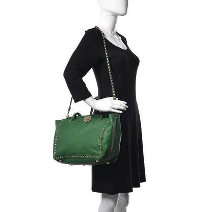 Valentino Garavani Vitello Medium Rockstud Tote Green 2 of 10