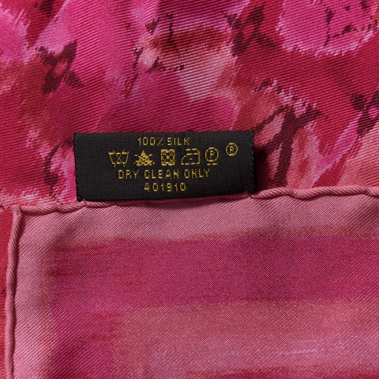 Louis Vuitton Silk Monogram Ikat Summer Square Scarf Rose Indien 4 of 4