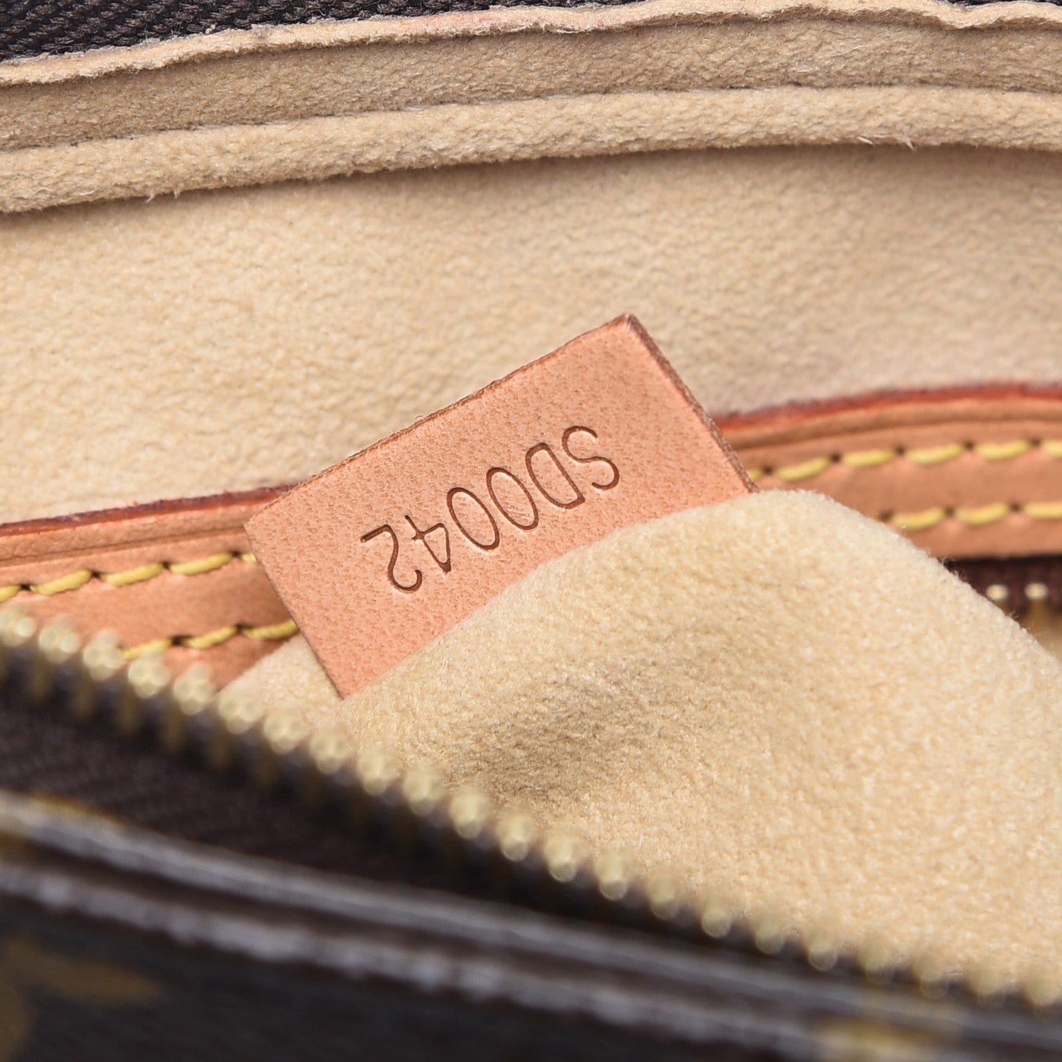 Louis Vuitton Monogram Looping MM 7 of 7