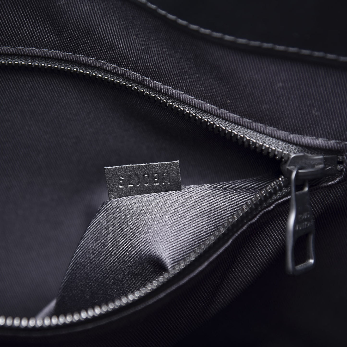 Monogram Solar Ray Sac Plat