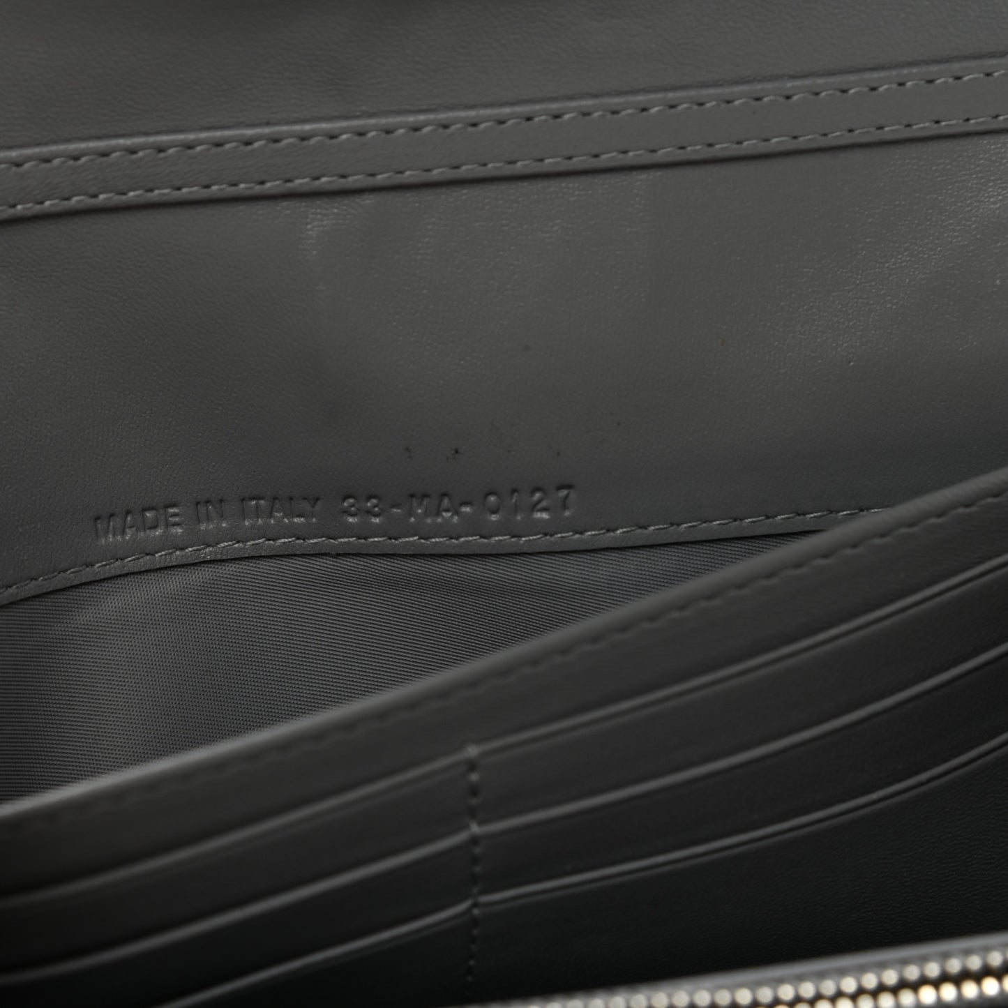 Grained Calfskin Diorama Croisiere Chain Wallet Gris