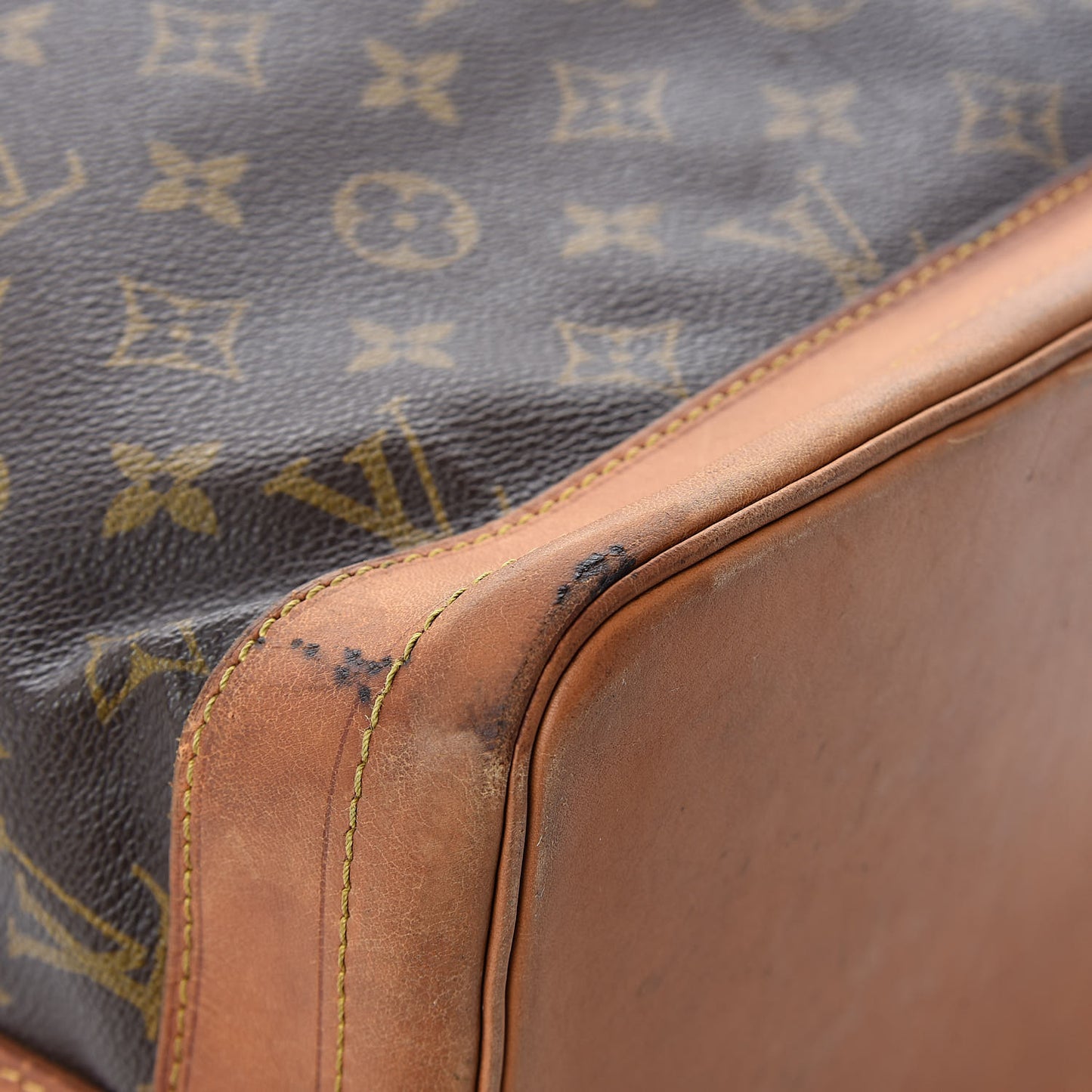 Monogram Noe