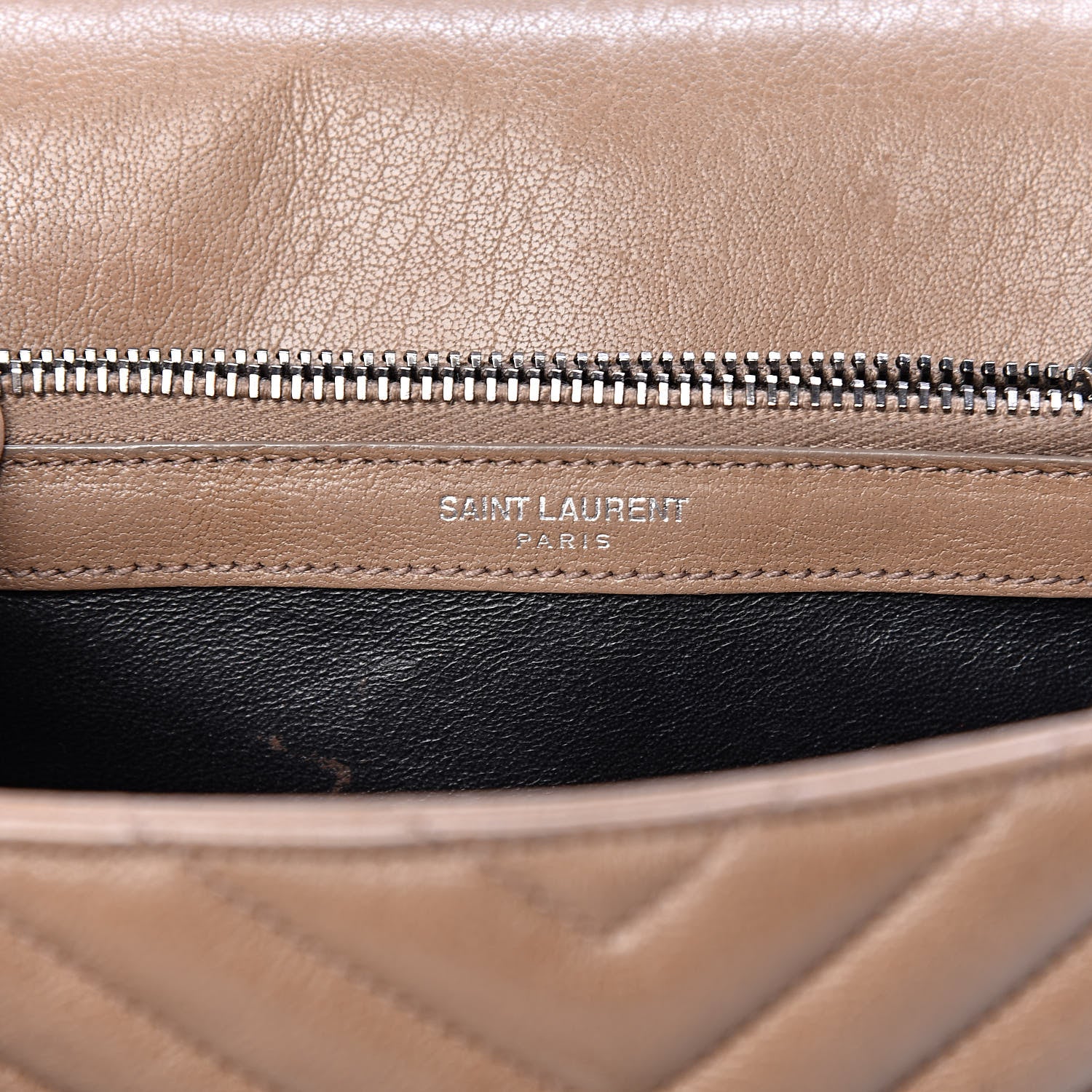Saint Laurent Sheepskin Matelasse Chevron Monogram Medium College Bag Fard 6 of 12