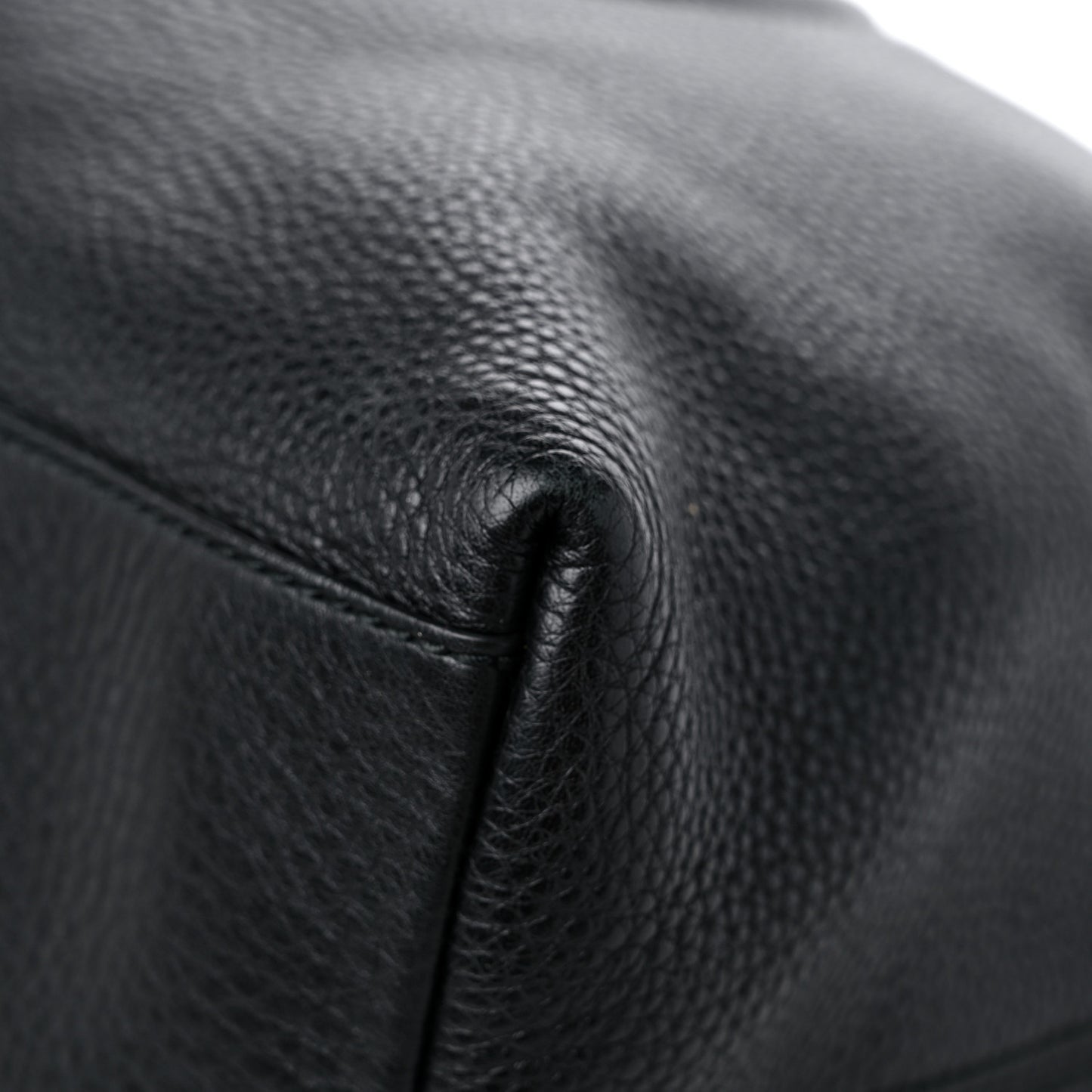 Pebbled Calfskin Medium Soho Chain Shoulder Bag Black