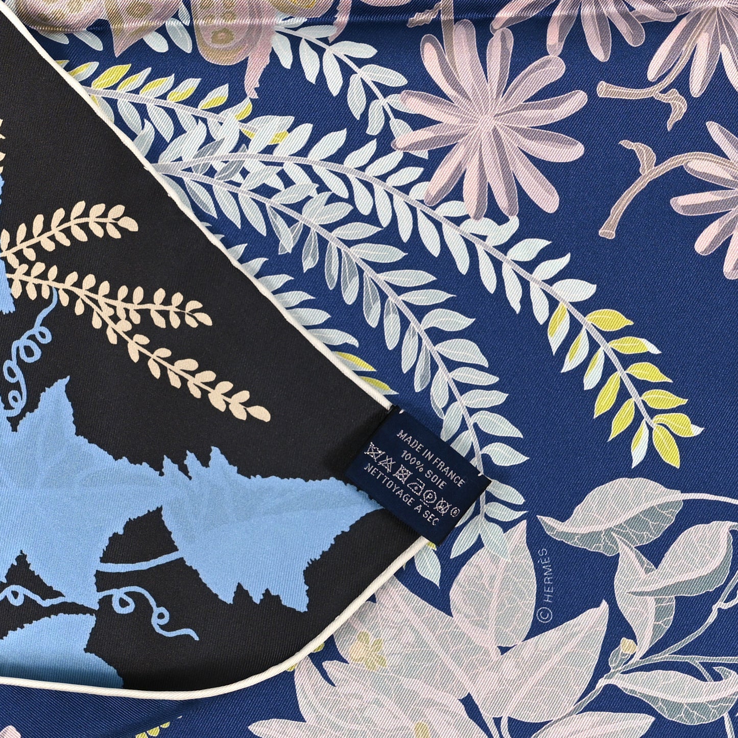 Silk Le Jardin Des Peintres Double Face Scarf 90 Marine Clair Rose Pale Vert