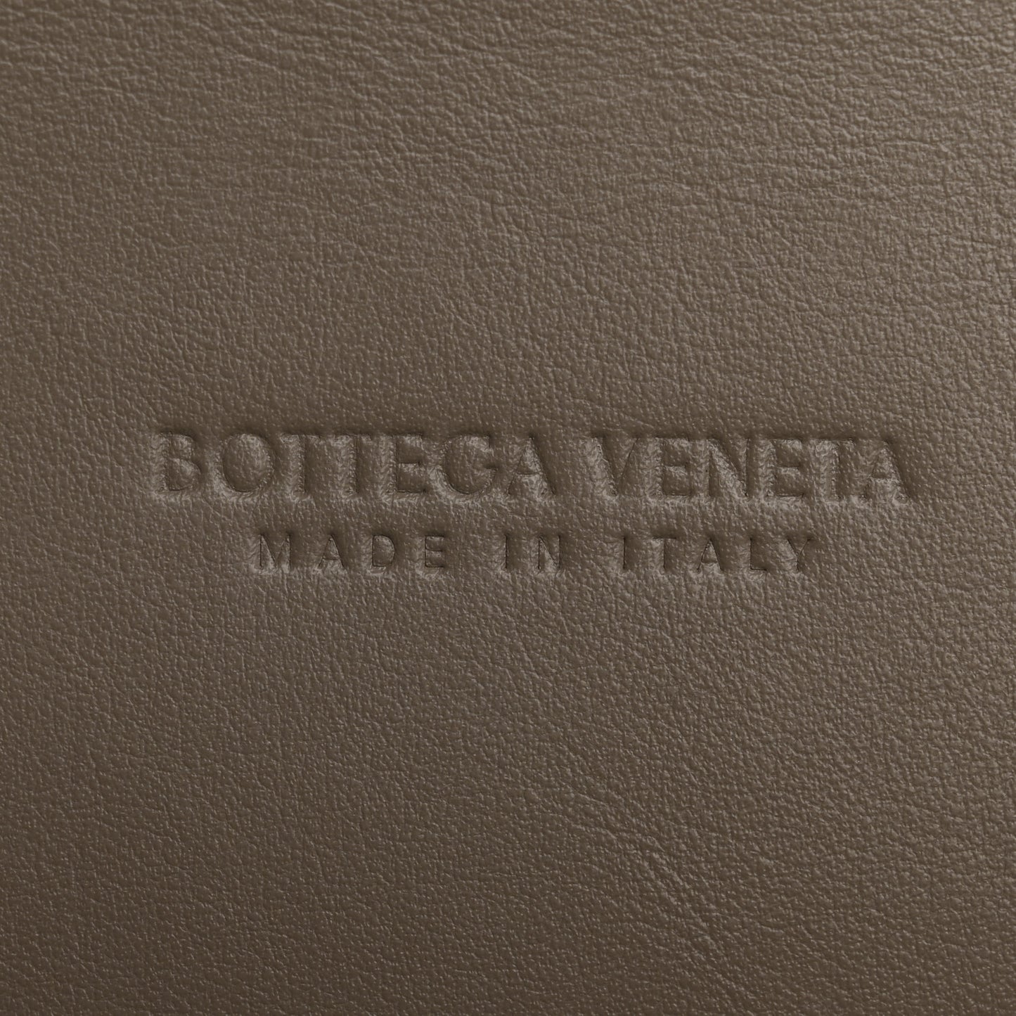 Suede Calfskin Intrecciato Andiamo Voyager Limestone