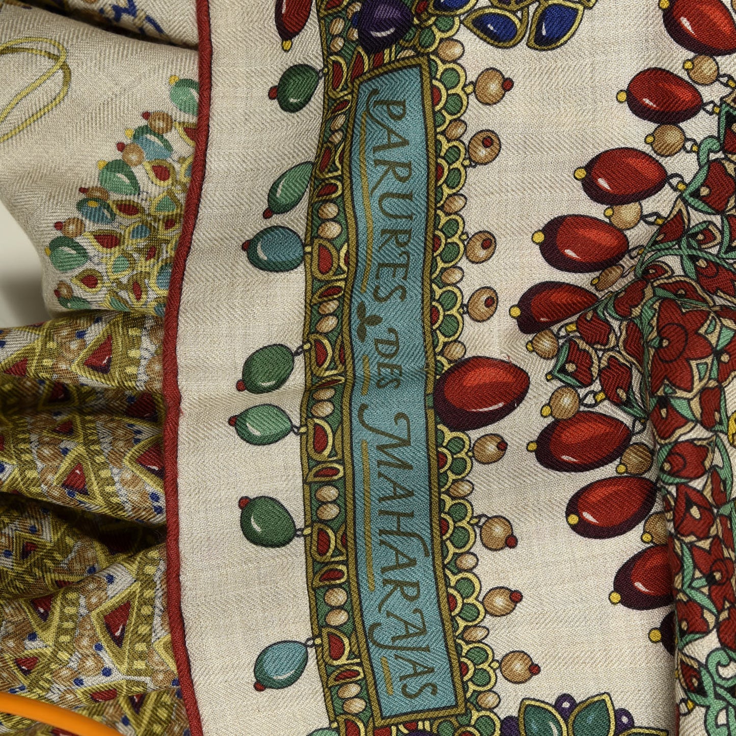 Cashmere Silk Parures Des Maharajas Shawl 140 Naturel Rouge H Vert