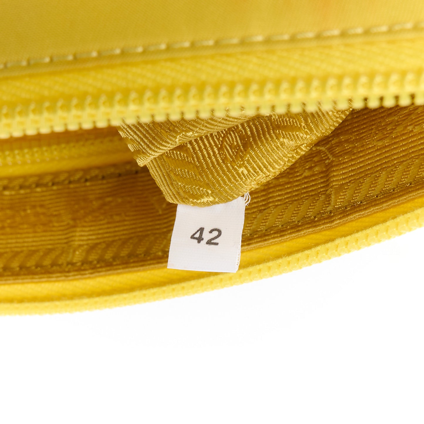 Re-Nylon Vela Pouch Cedro