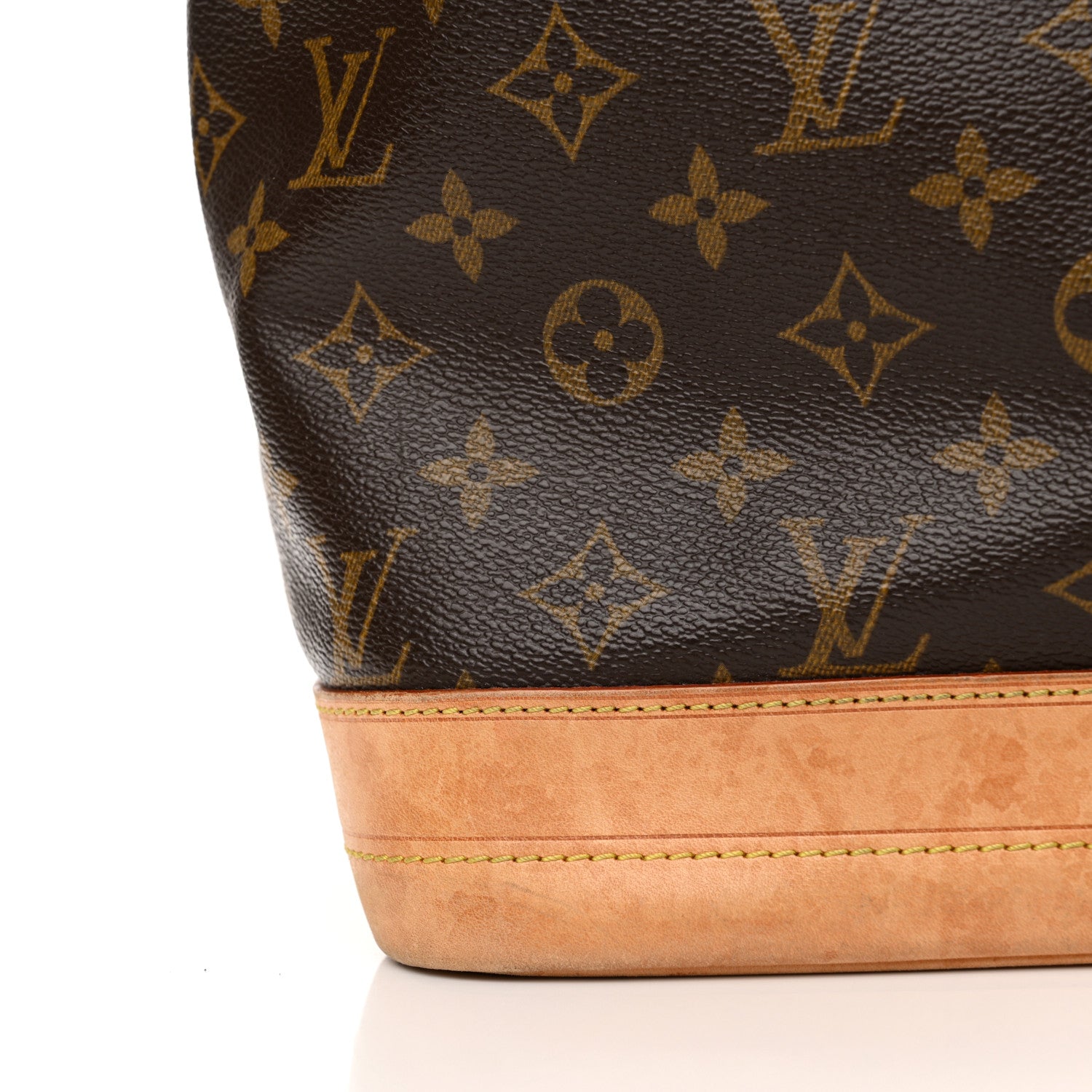 Louis Vuitton Monogram Noe 21 of 23