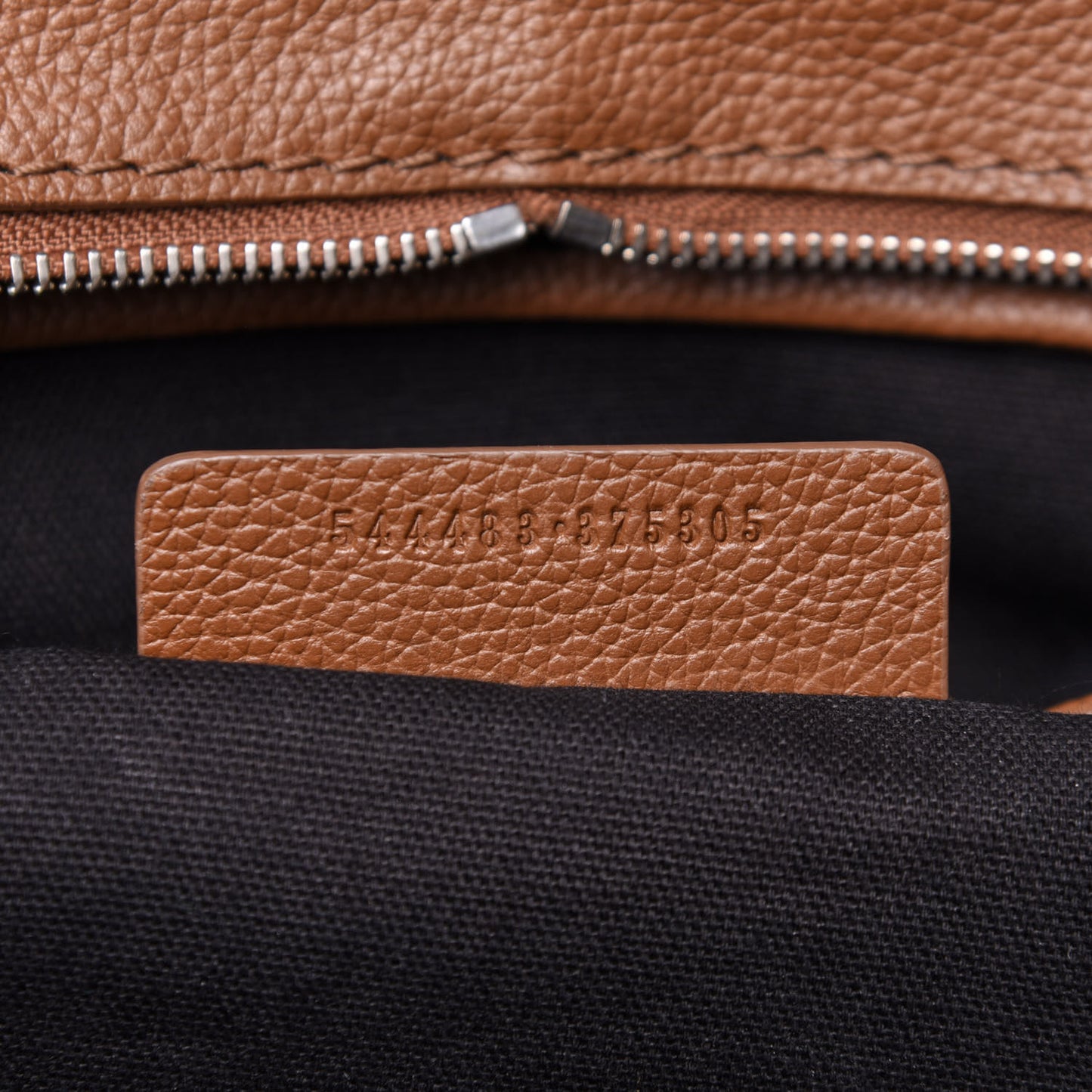 Pebbled Calfskin Large Skull Padlock Zip Around Tote Cuoio