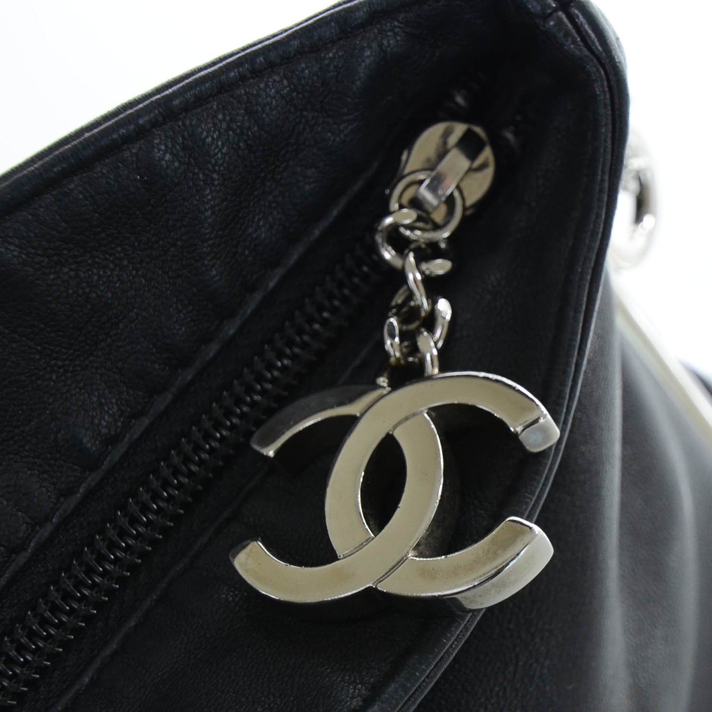 Lambskin Ultimate Soft Shoulder Bag Black