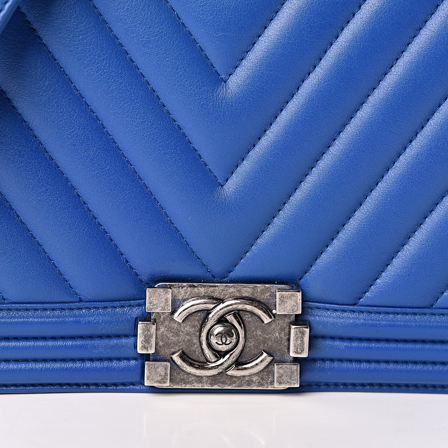 Lambskin Chevron Quilted New Medium Boy Flap Blue