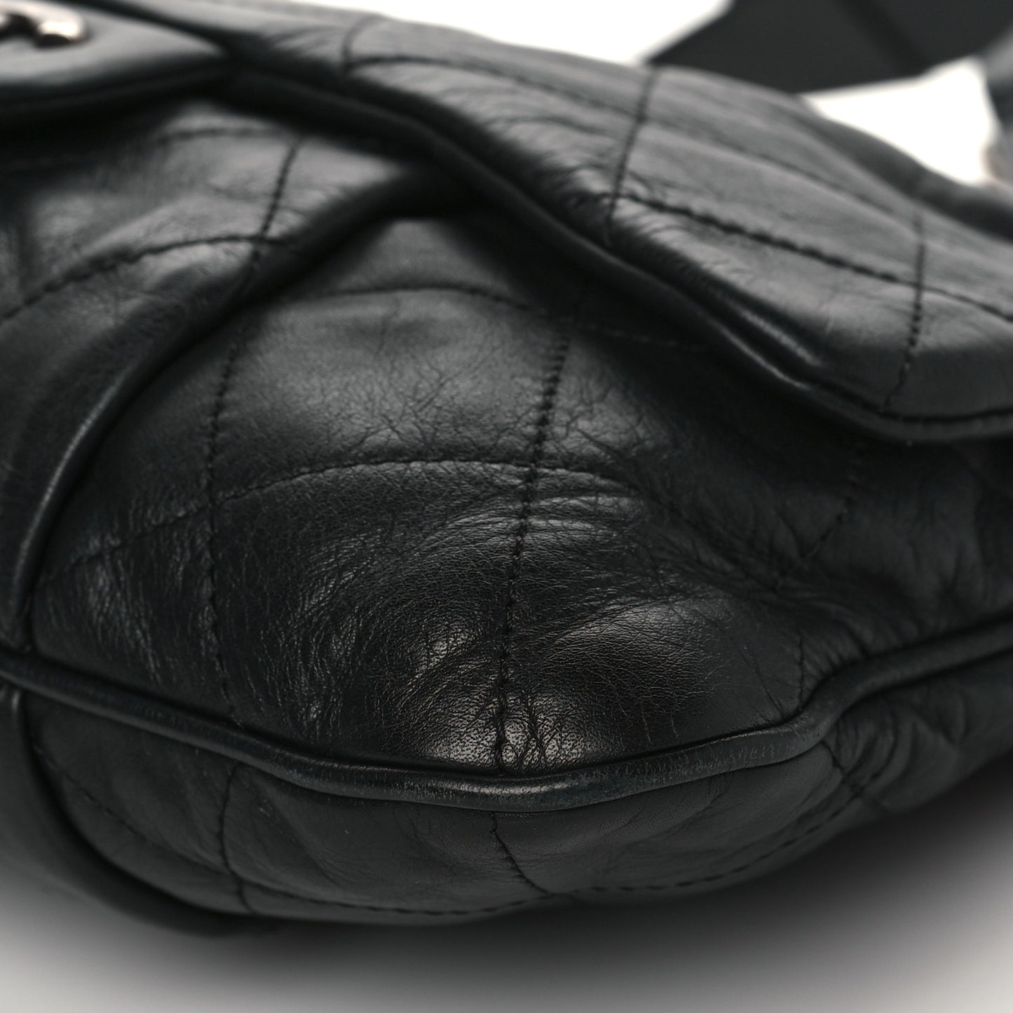 Calfskin Coco Pleats Messenger Flap Black