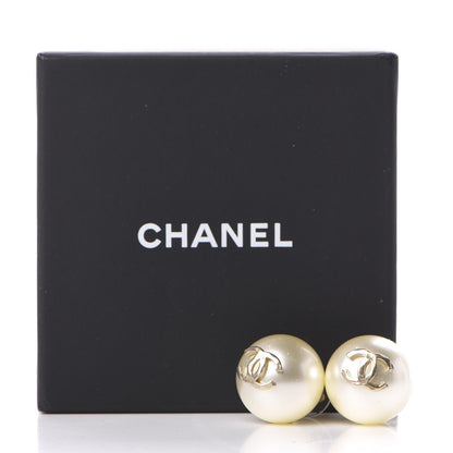 Chanel Pearl CC Large Earrings Gold 5 of 5