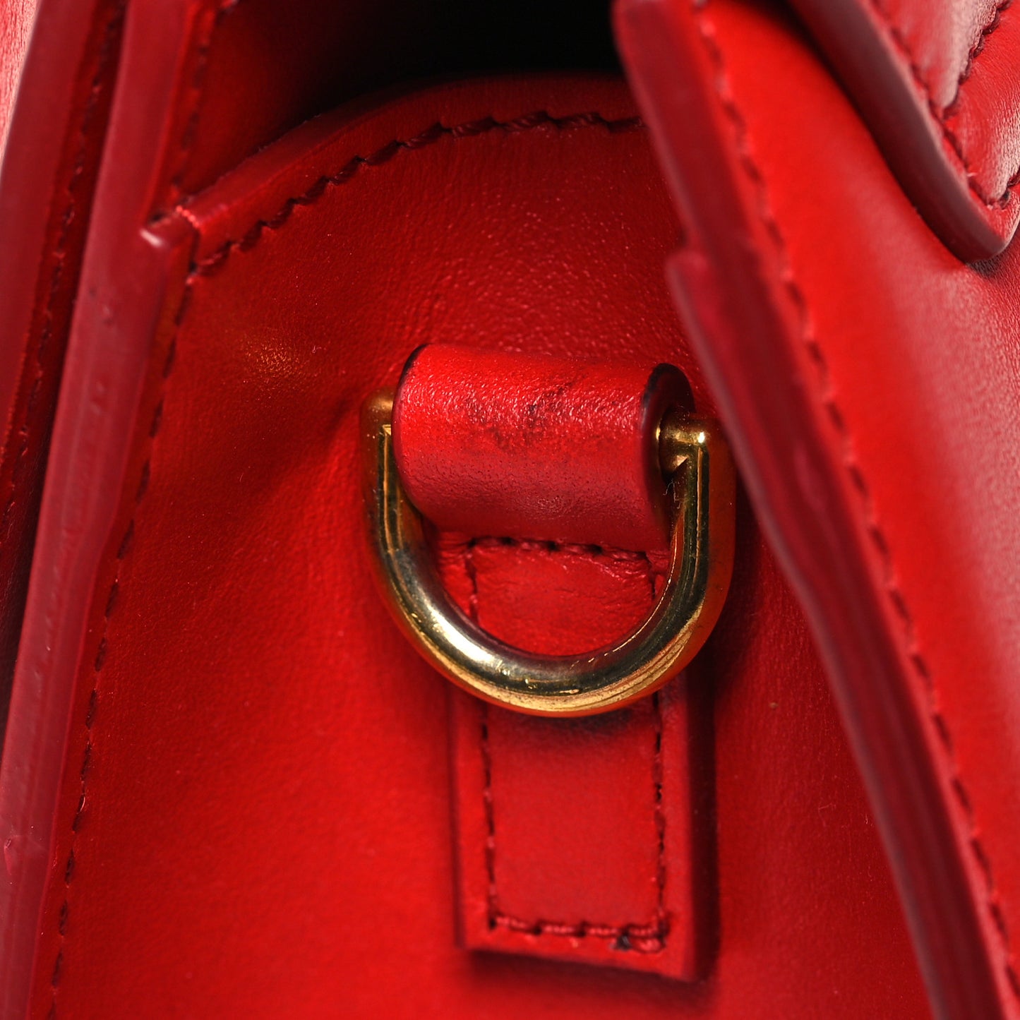 Smooth Calfskin Le Grand Chiquito Red