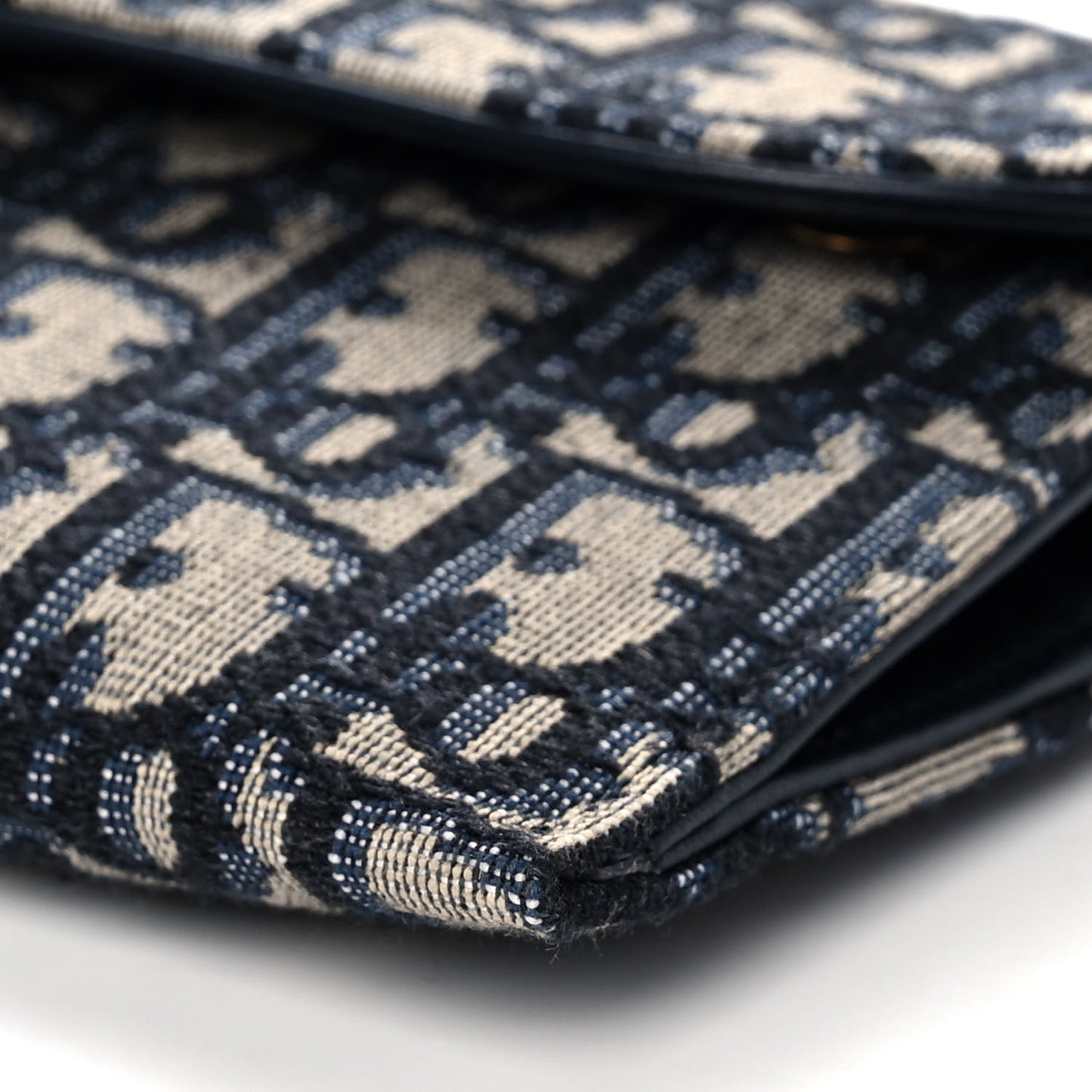 Oblique Saddle Chain Long Wallet Blue