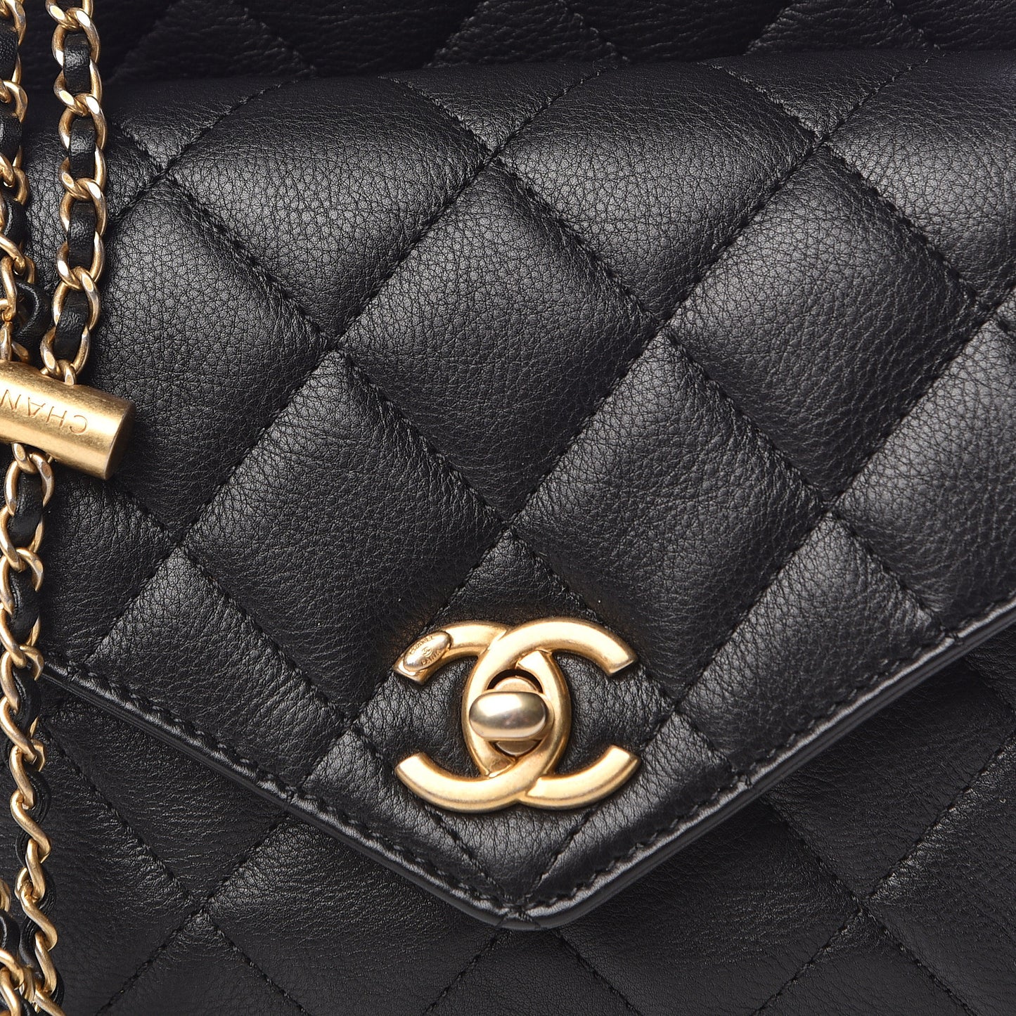Calfskin Quilted Carry With Chic Flap Waist Bag With Chain Black