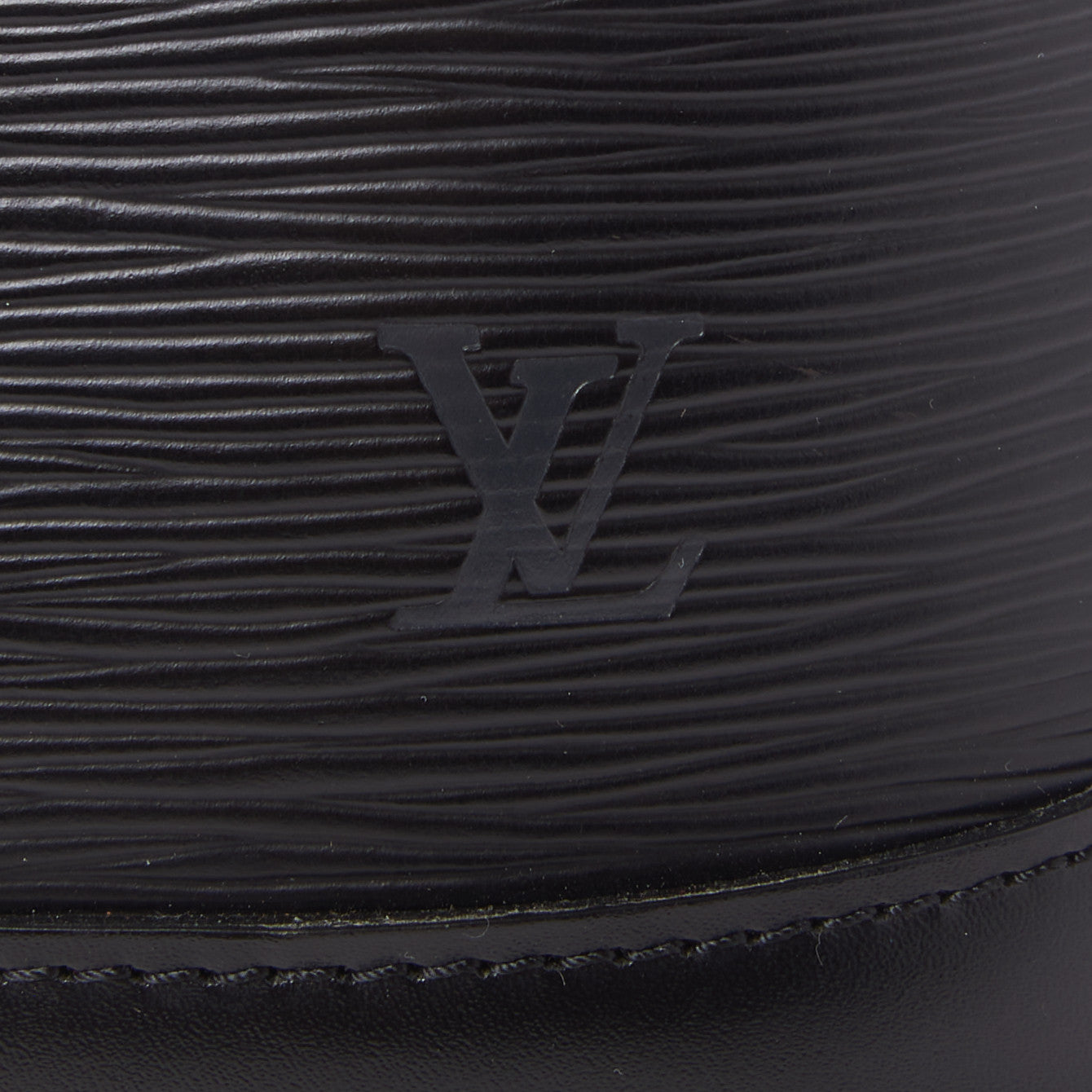 Louis Vuitton Epi Alma PM Black 7 of 9