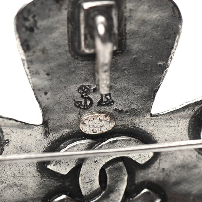 Chanel Ruthenium Gripoix Poured Glass Cross Brooch 4 of 5