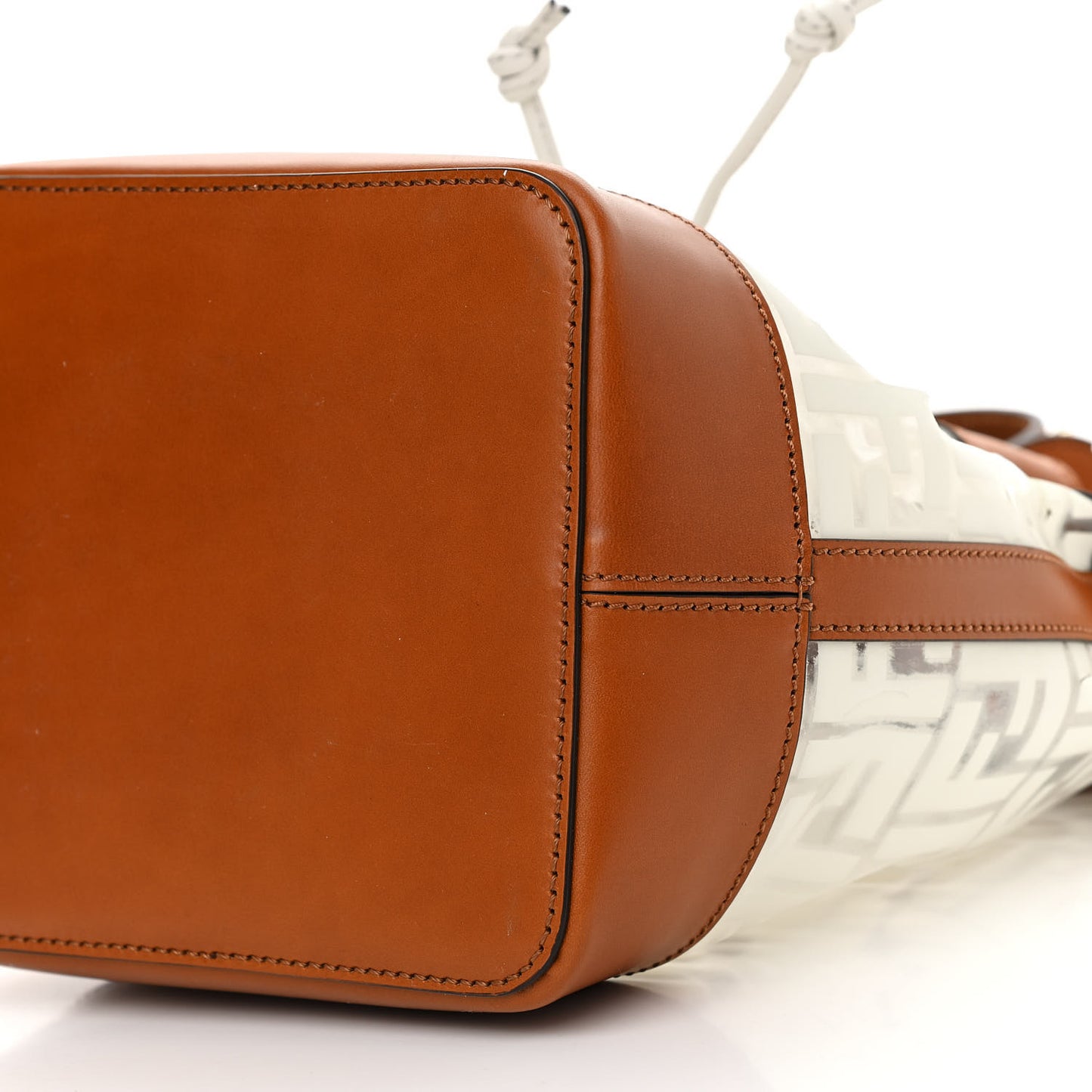 TPU FF Vitello Aura F is Fendi Grande Mon Tresor Bucket Bag White Cuoio